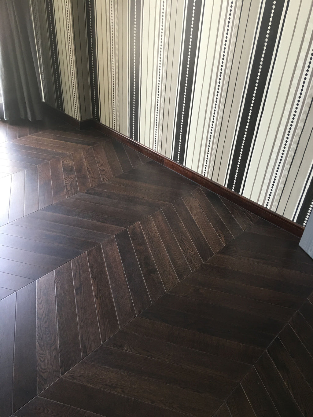 Oak Coffee Stained & Lacquered Chevron Wood Flooring SSR1807