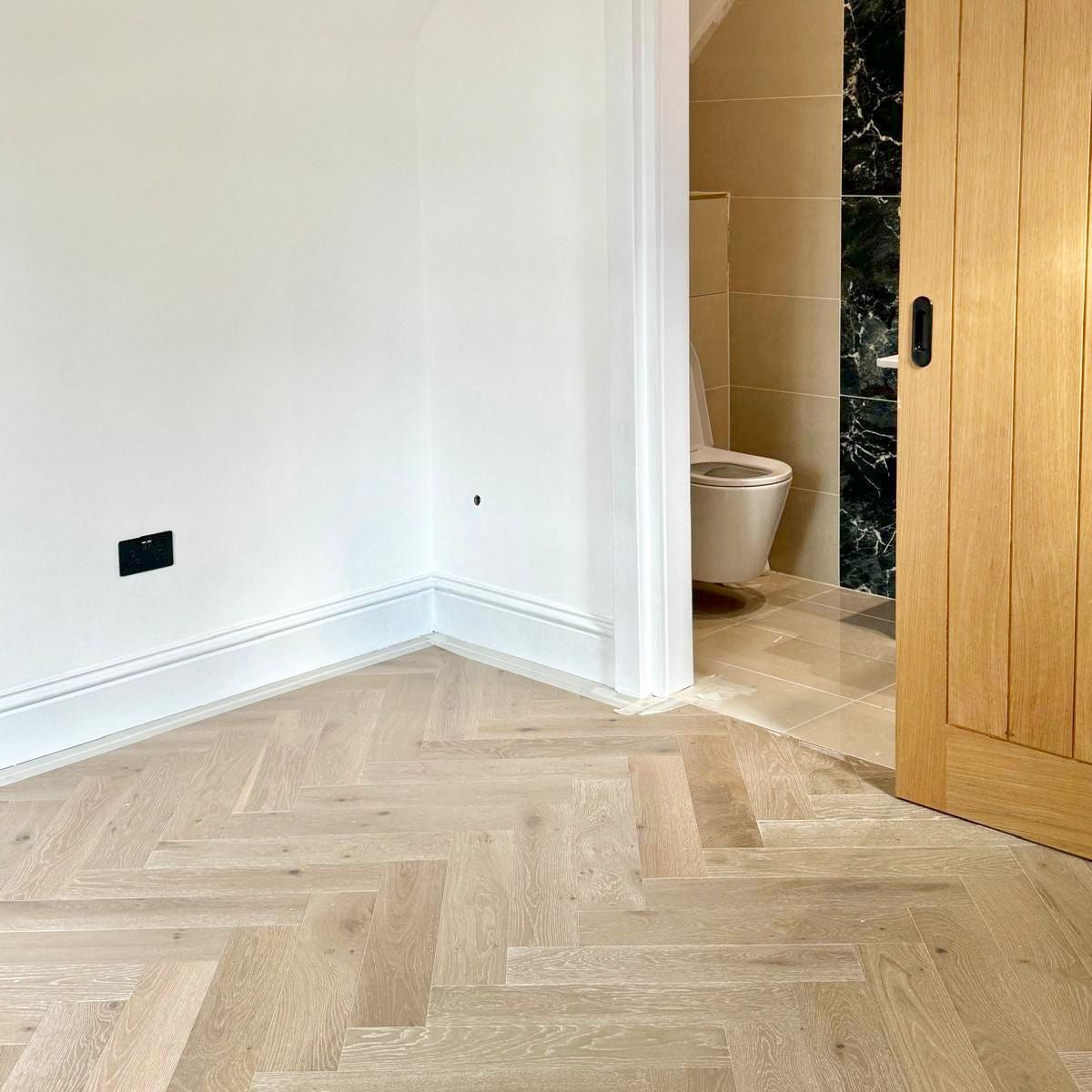 Smoked Grey Oak Engineered Herringbone Flooring 600x125x14/3mm SHO1409
