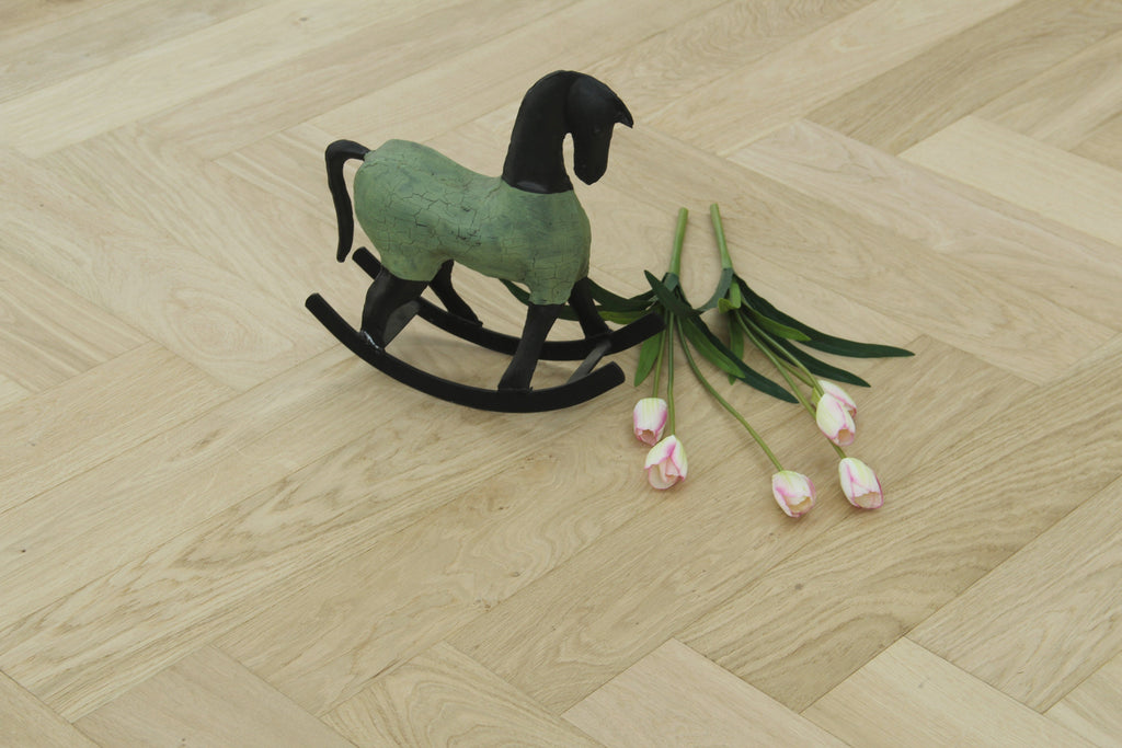 Prime Grade Oak Brushed & Unfinished Herringbone Engineered Wood Flooring 600x90x18/3mm SHO1524