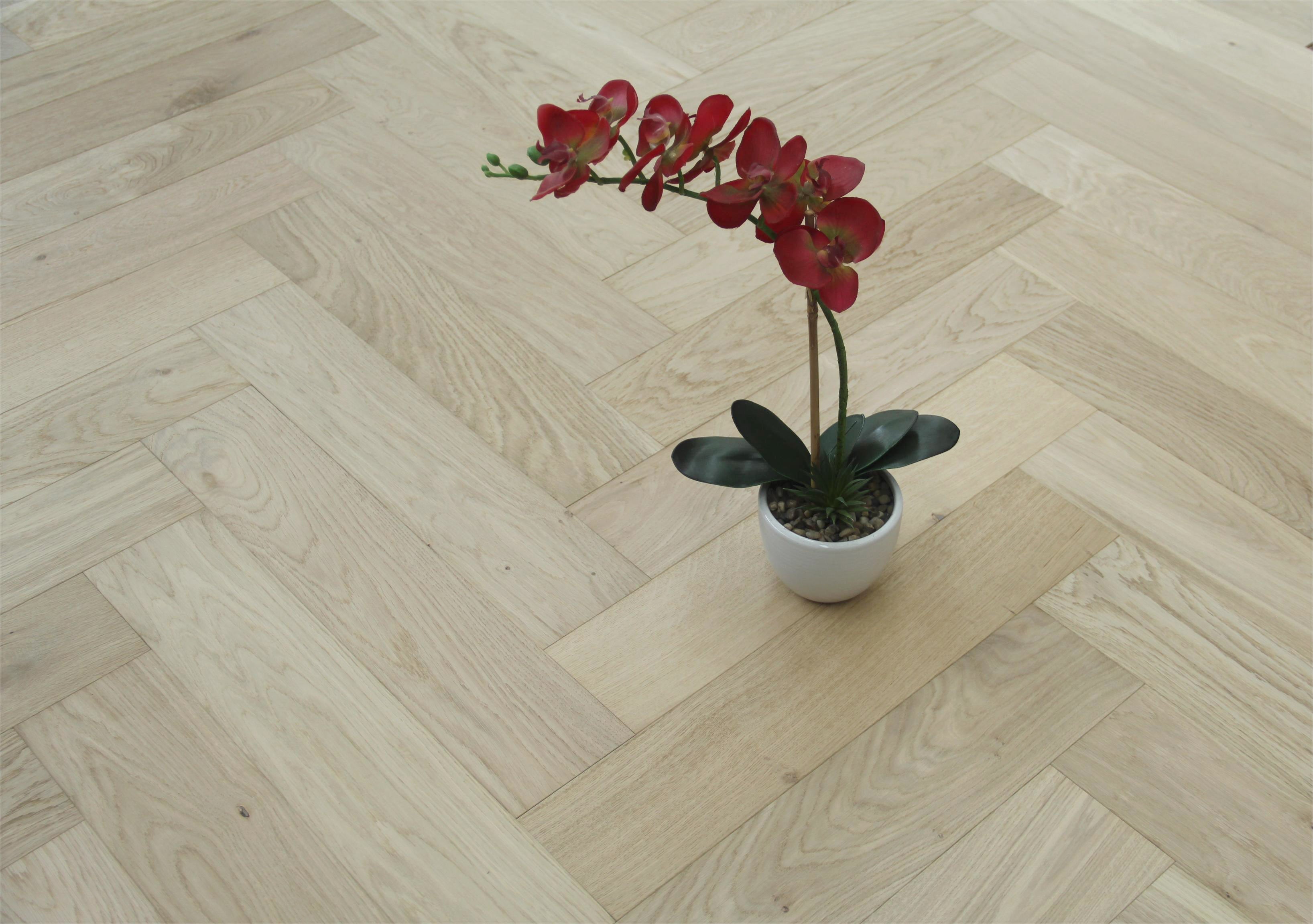 Oak Brushed Invisible Oiled Herringbone Engineered Wood Flooring 605x125x15/4mm SHO1504