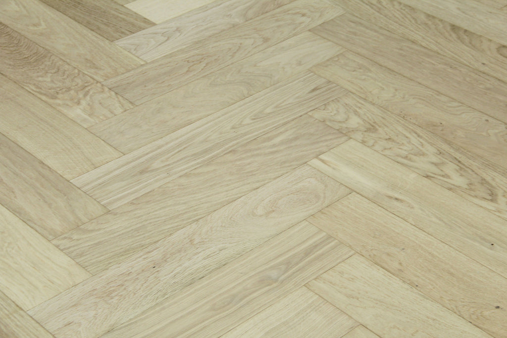 Oak Brushed Unfinished Herringbone Engineered Wood Flooring 605x125x15/4mm SHO1505