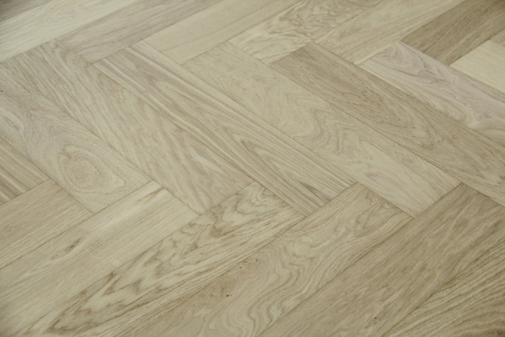 Prime Grade Oak Brushed & Unfinished Herringbone Engineered Wood Flooring 600x90x18/3mm SHO1524