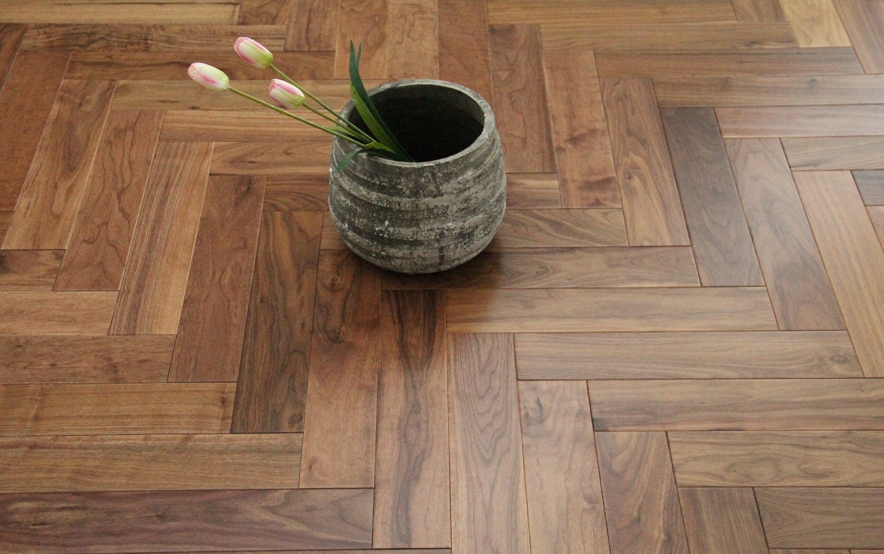Lacquered American Black Walnut Herringbone Flooring SHW1802