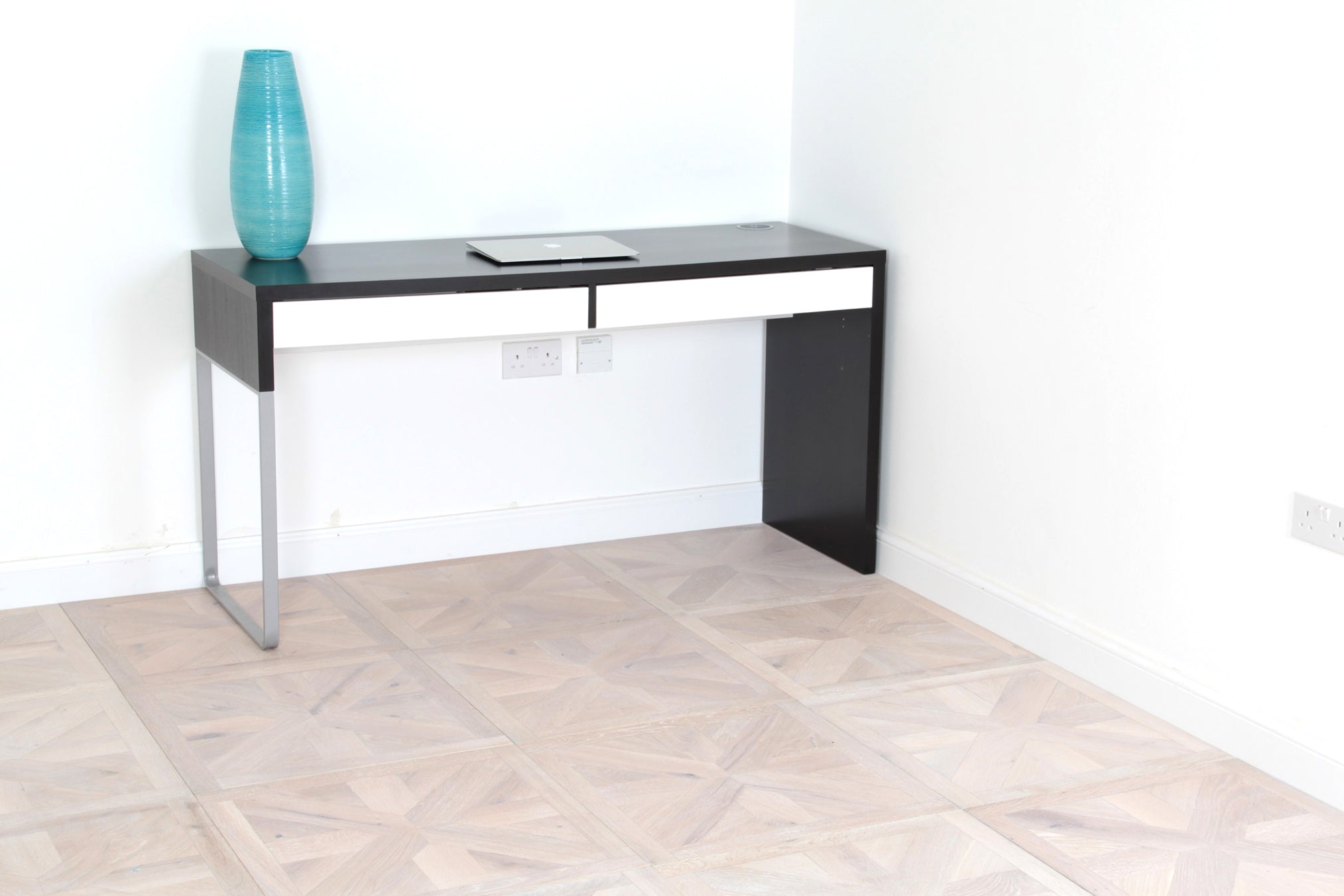 Discontinued Clearance! Oak Brushed White Oiled Versailles Panels Engineered Flooring 580x580x20/6mm SPO2014