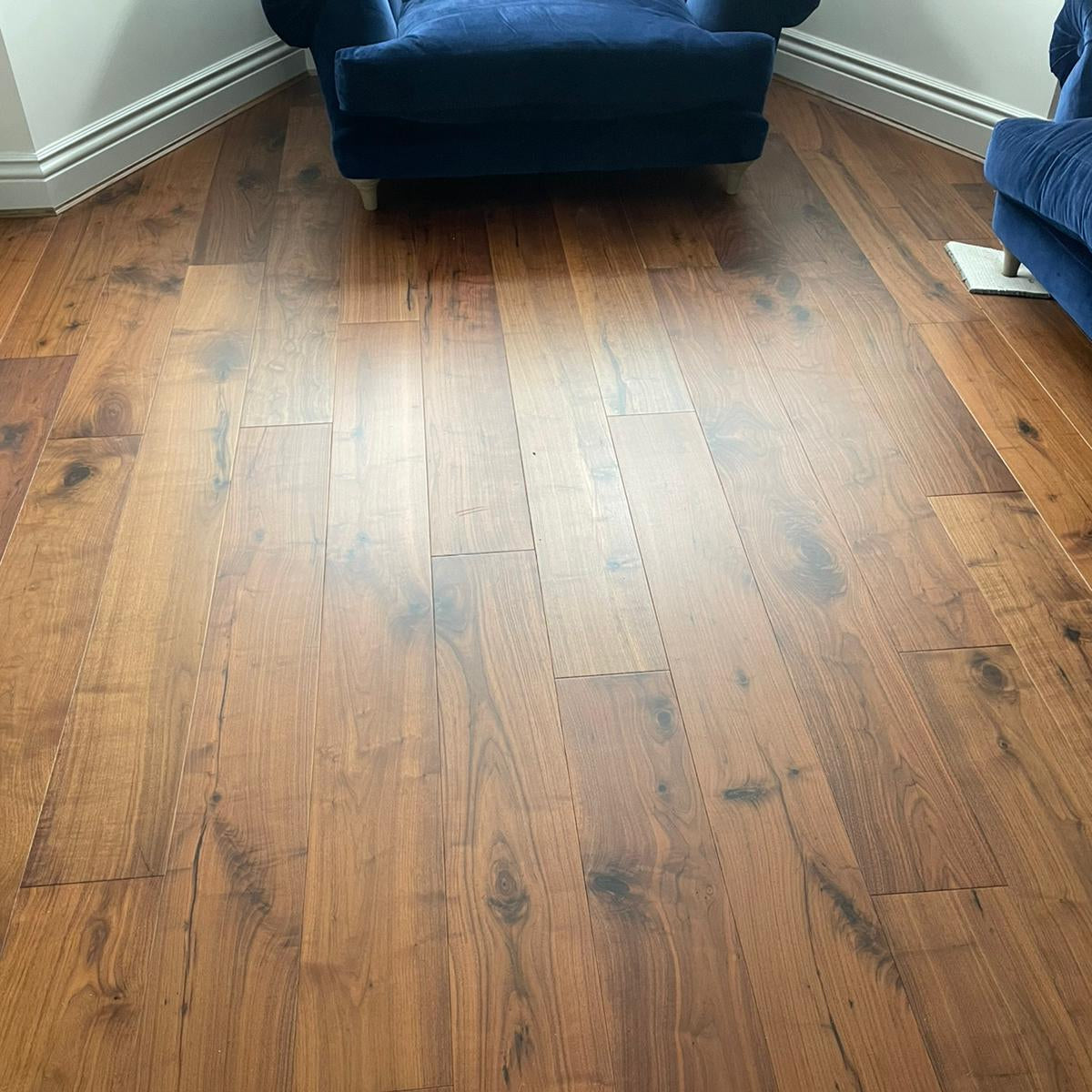 240mm Wide American Black Walnut Lacquered Engineered Wood Flooring SEW2052