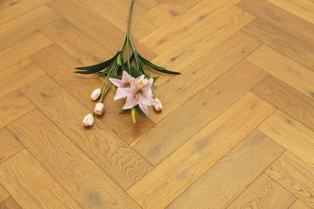 Oak Smoked Brushed Lacquered Herringbone Engineered Flooring 605x125x15/4mm SHO1503