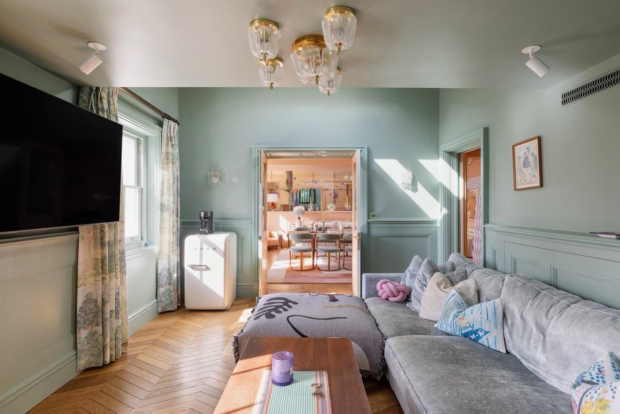 Gunstock Oak Parquet Chevron Wood Flooring SSR1803