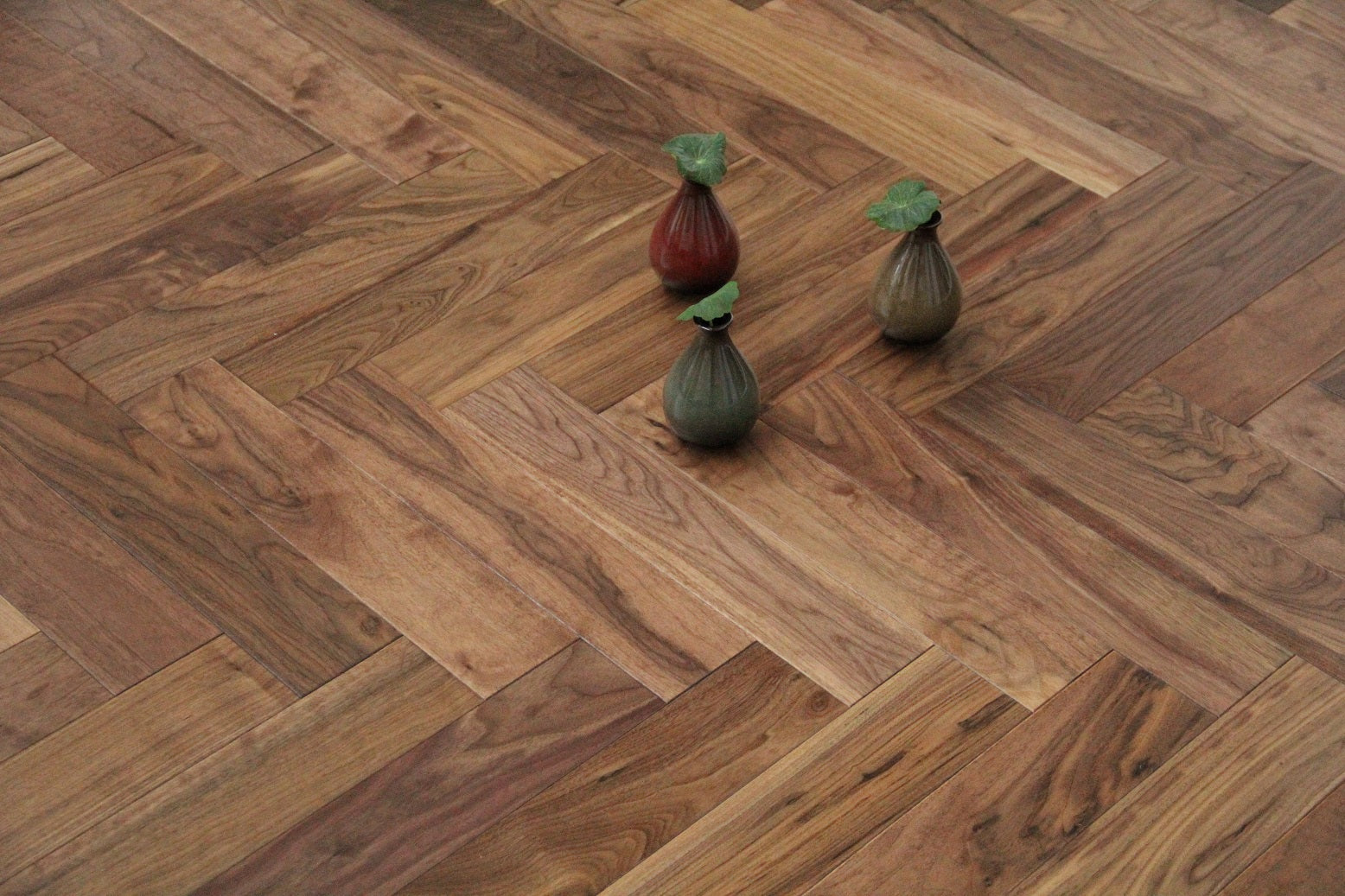 Prime Grade American Black Walnut Lacquered Herringbone Engineered Flooring 600x90x18/4mm SHW1802AB