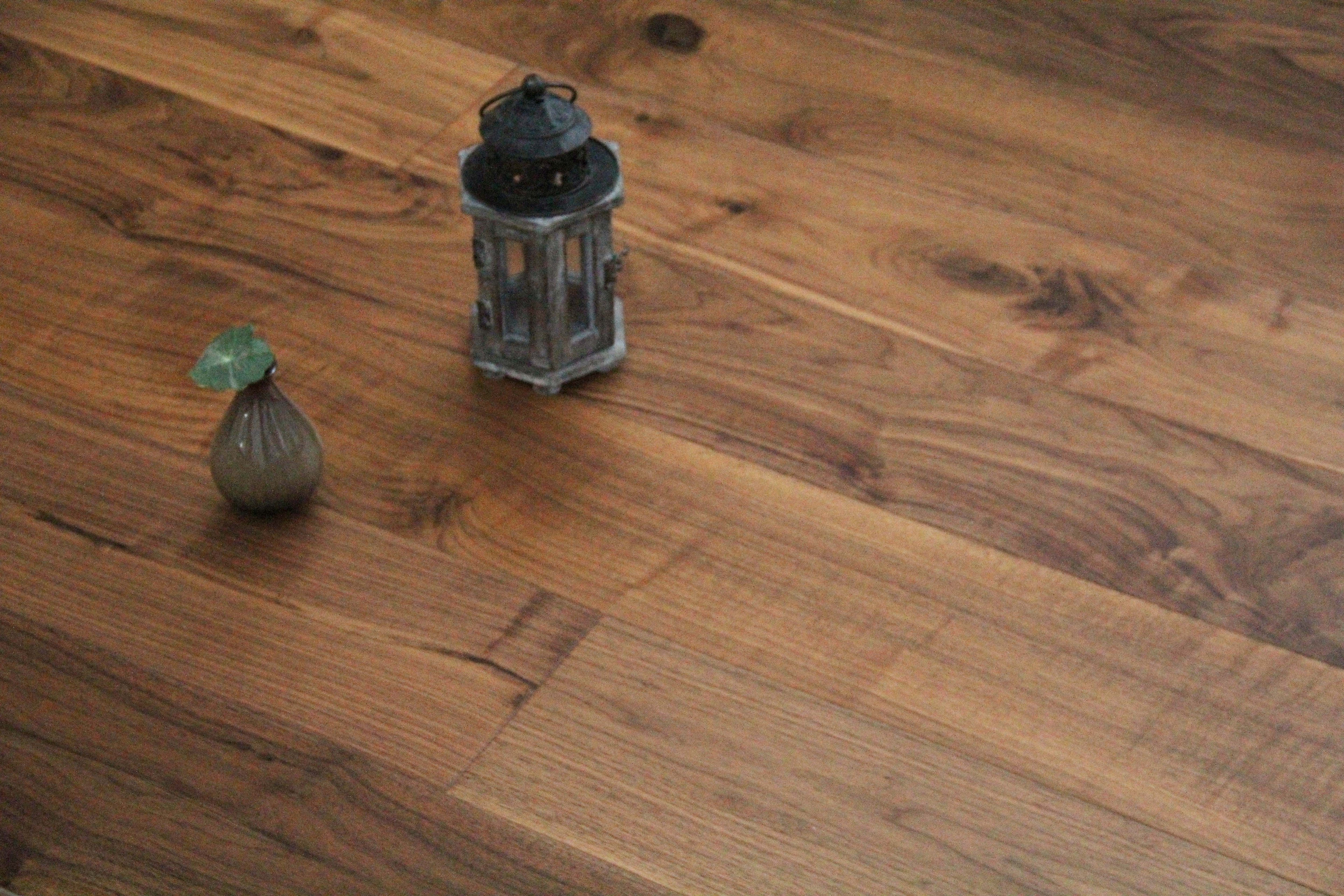 American Black Walnut Lacquered Engineered Flooring  SEW1519