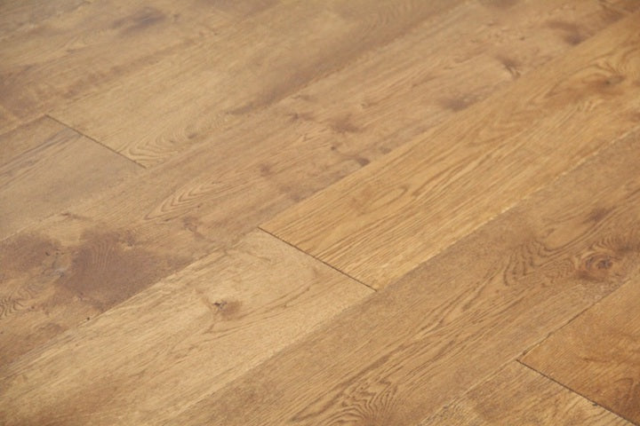 Oak Brushed Gunstock Lacquered Engineered Wood Flooring 1900x190x20/6mm SEO2002