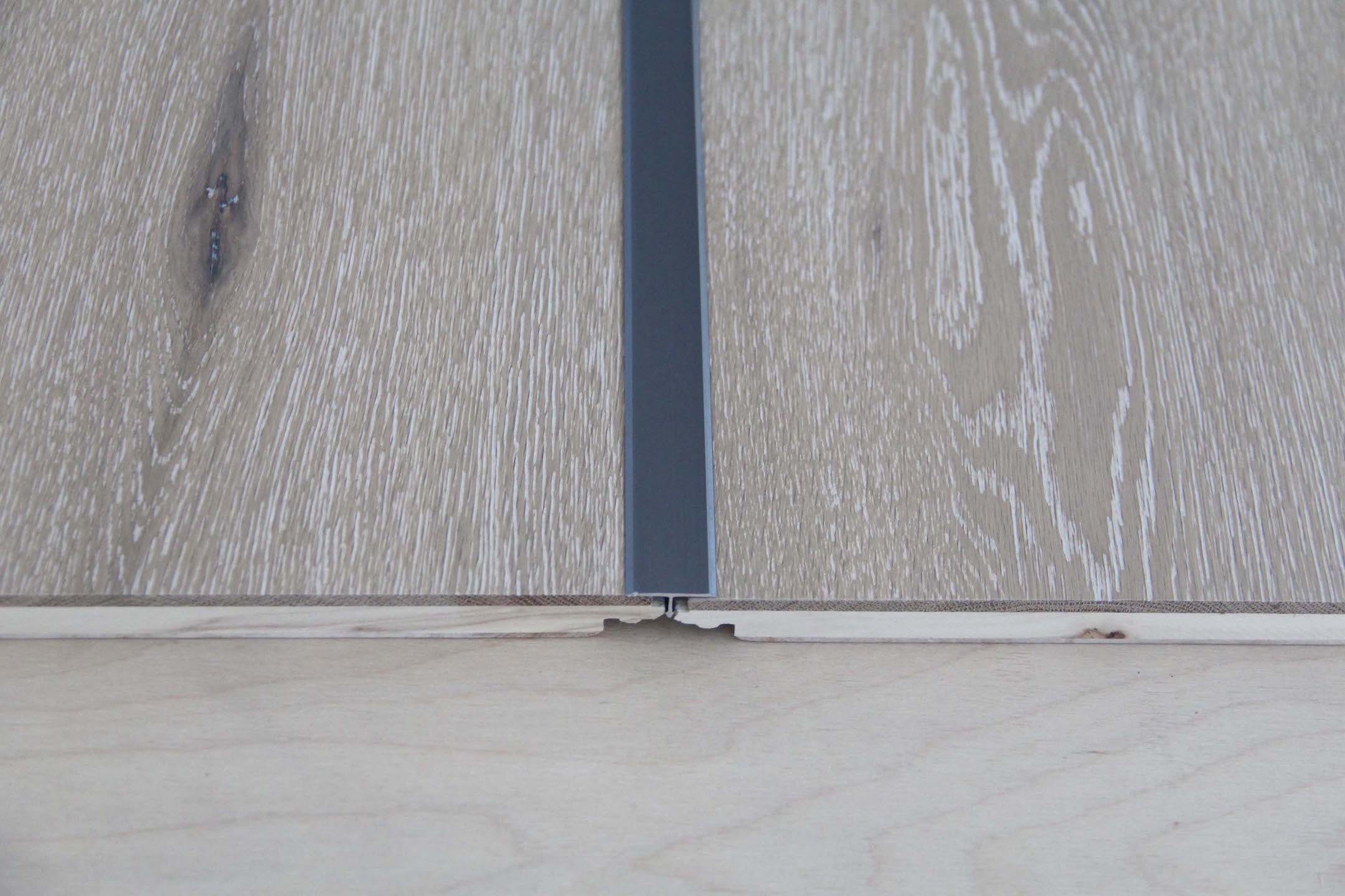 Grey Aluminium Door threshold 2.7m x 20mm x 7mm SAC009