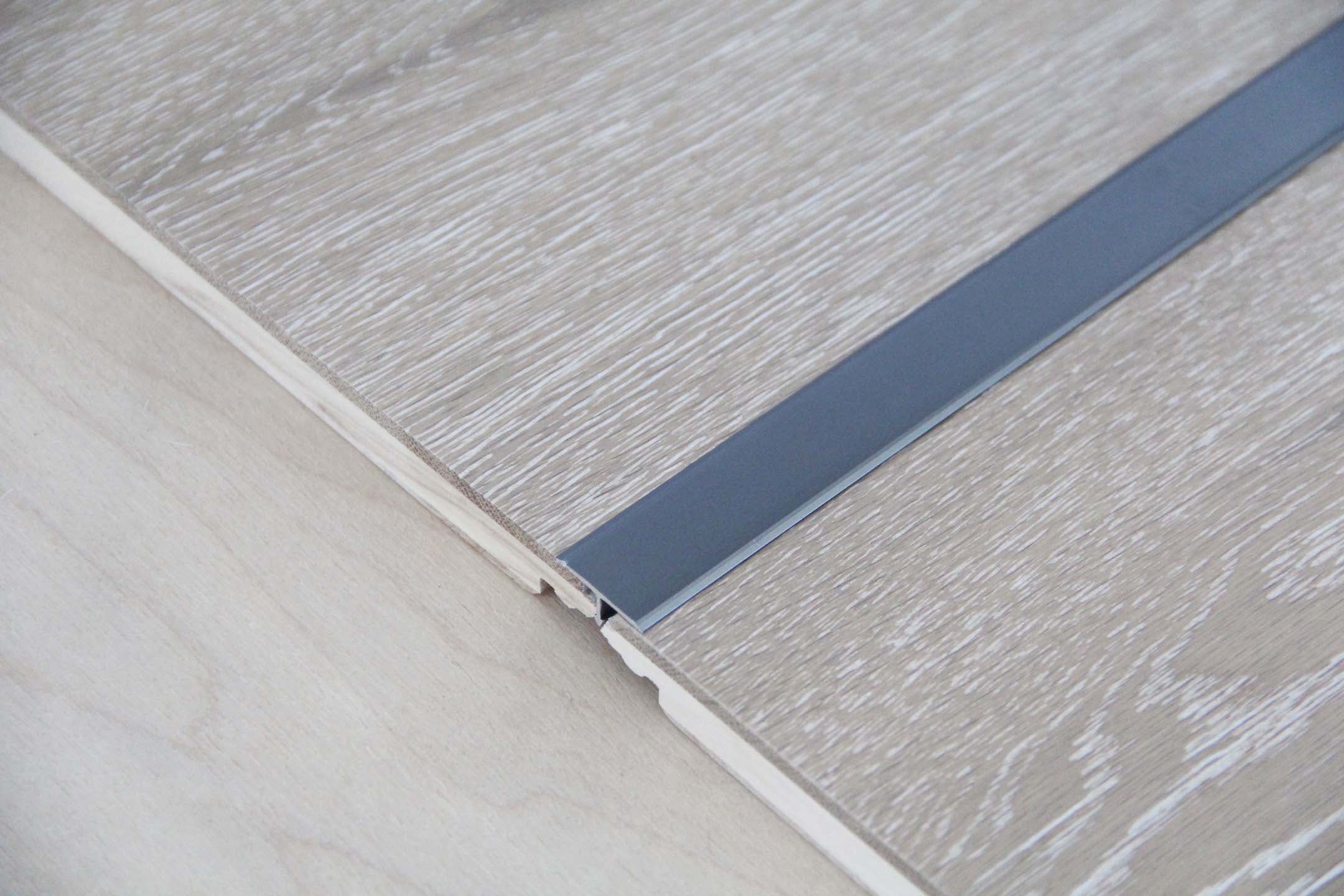 Grey Aluminium Door threshold 2.7m x 20mm x 7mm SAC009