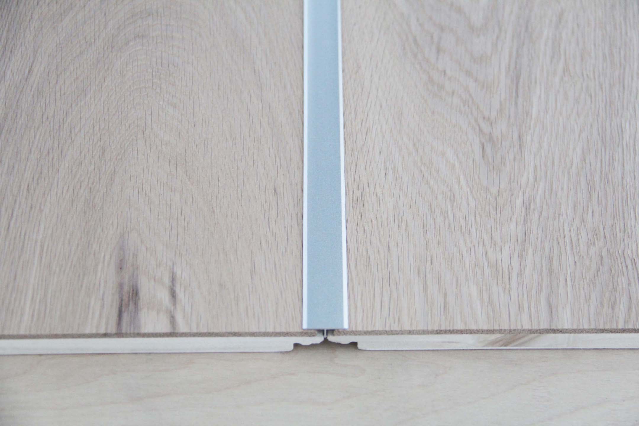 Silver Aluminium Door threshold 2.7m x 20mm x 7mm SAC011