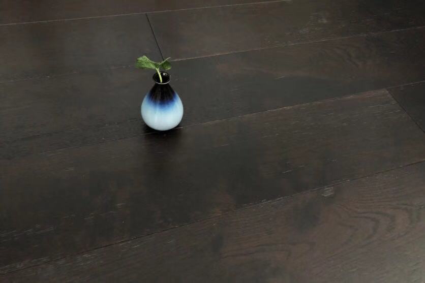 Brushed Ebony Stained Lacquered Oak Engineered Flooring SEO1518