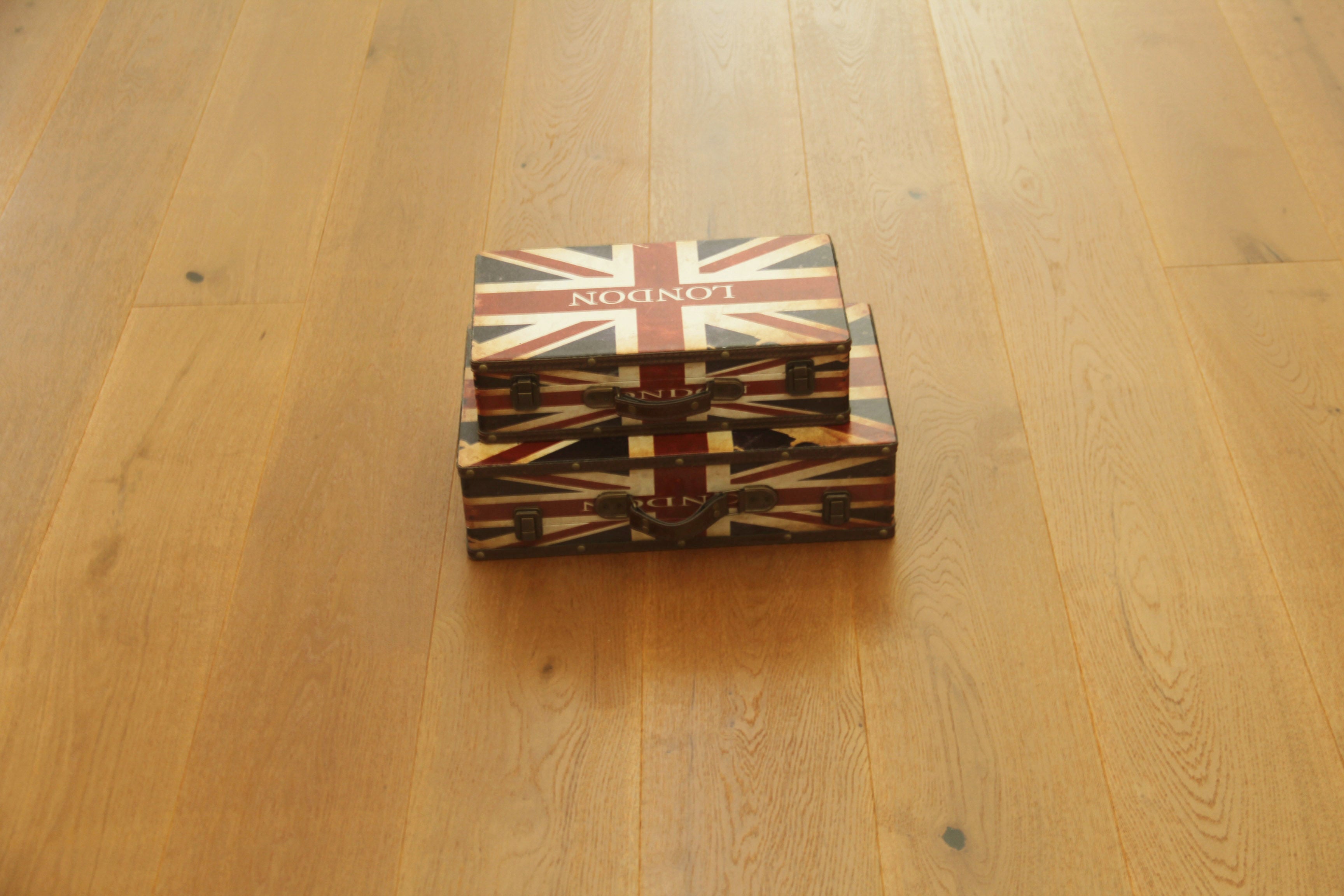 Smoked ,Brushed ,Natural UV Oiled Oak 5G Click Engineered Flooring SEO1423C