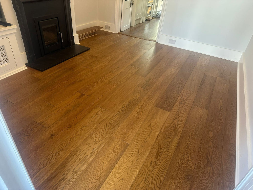 Oak Brushed Gunstock Lacquered Engineered Wood Flooring 1900x190x20/6mm SEO2002