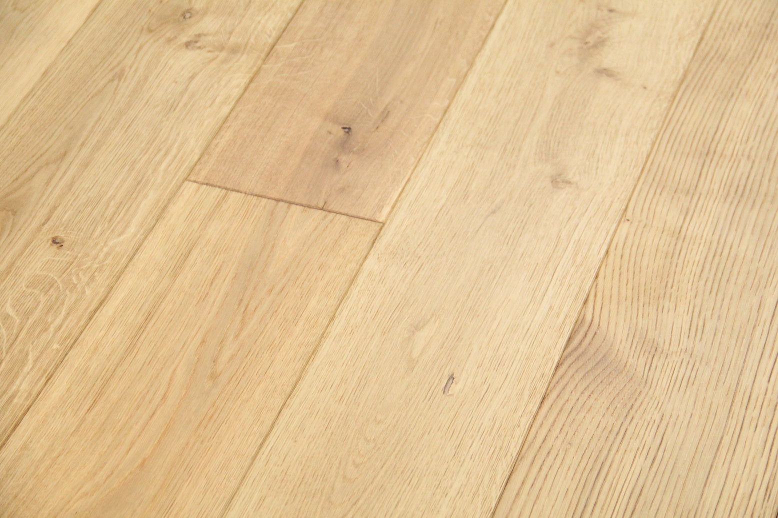 Brushed & UV Oiled European Oak Engineered Wood Flooring SEO2008