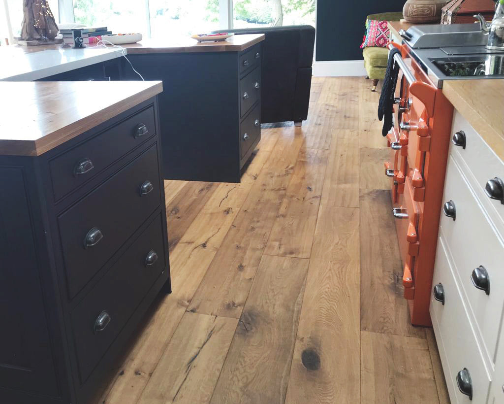 Smoked Hand Scraped Natural European Oak Engineered Wood Flooring SEO2802
