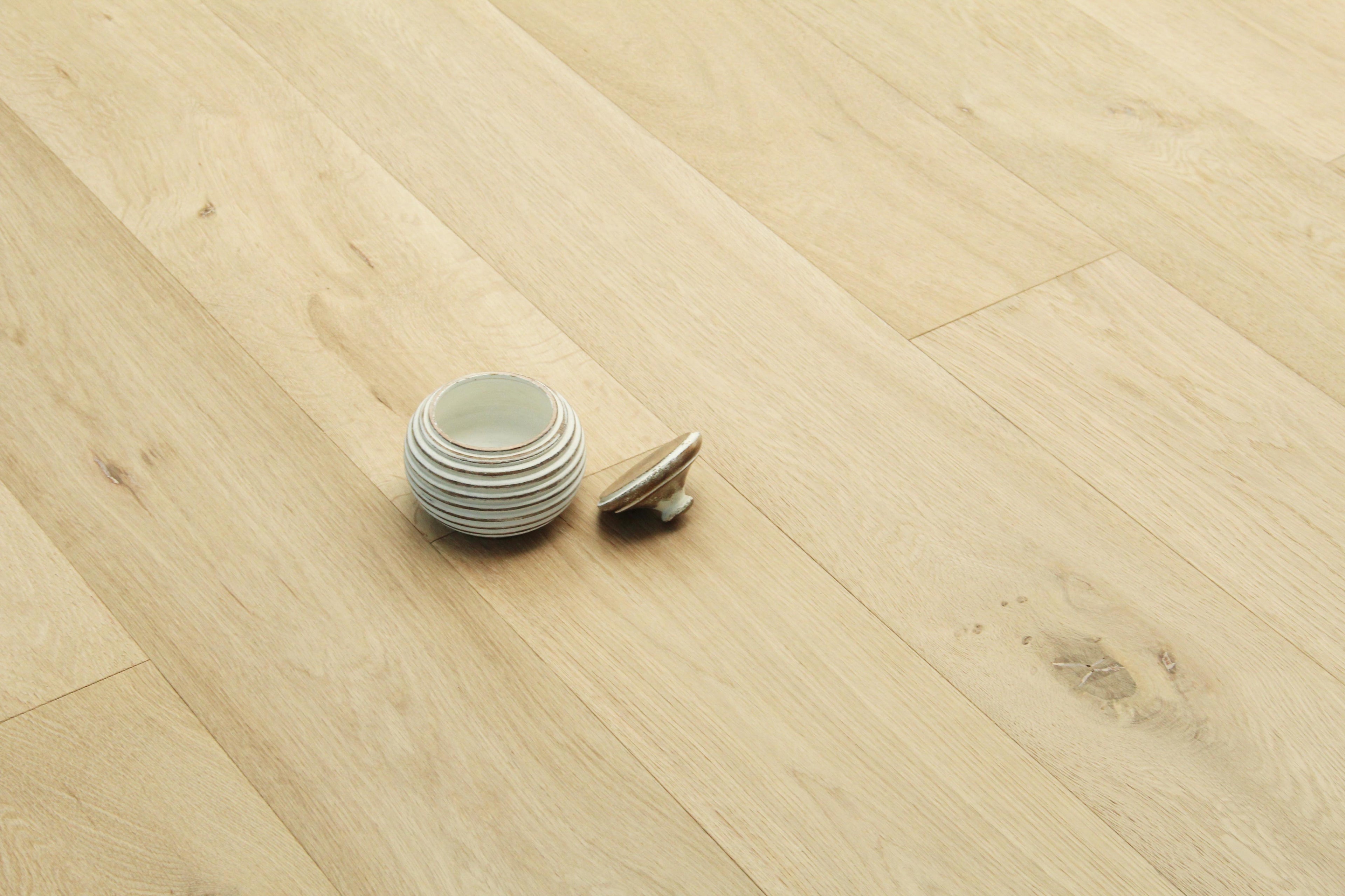 Discontinued Clearance! Oak Unfinished Engineered Flooring 1900x190x15/4mm SEO1591