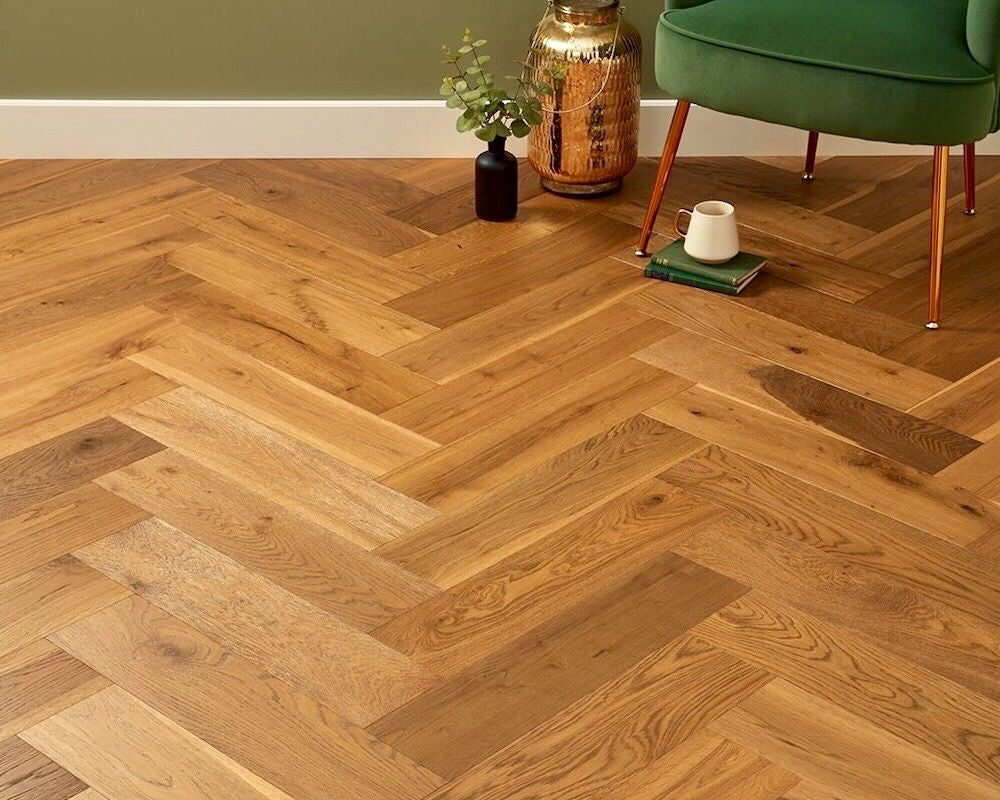 Smoked Oak Natural Engineered Herringbone Flooring 600x125x14/3mm SHO1405