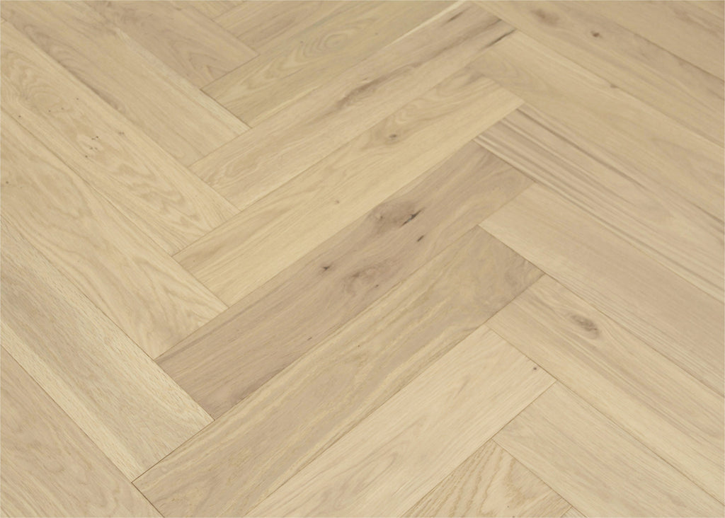 Oak Light Natural Engineered Herringbone Flooring 600x125x14/3mm SHO1406