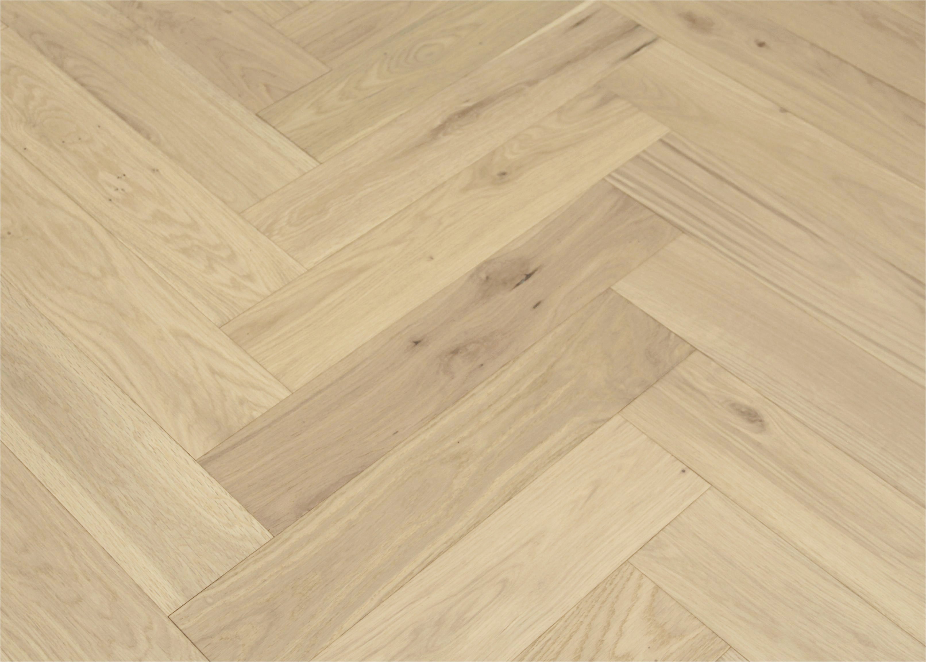 Oak Light Natural Engineered Herringbone Flooring 600x125x14/3mm SHO1406