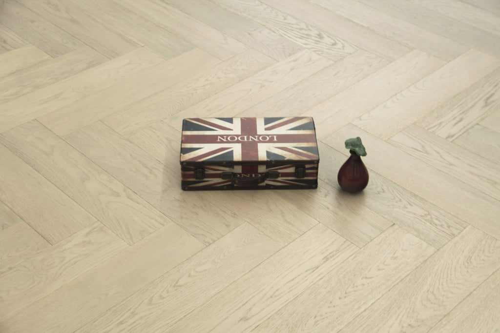 White Oak Engineered Herringbone Flooring 600x125x14/3mm SHO1408