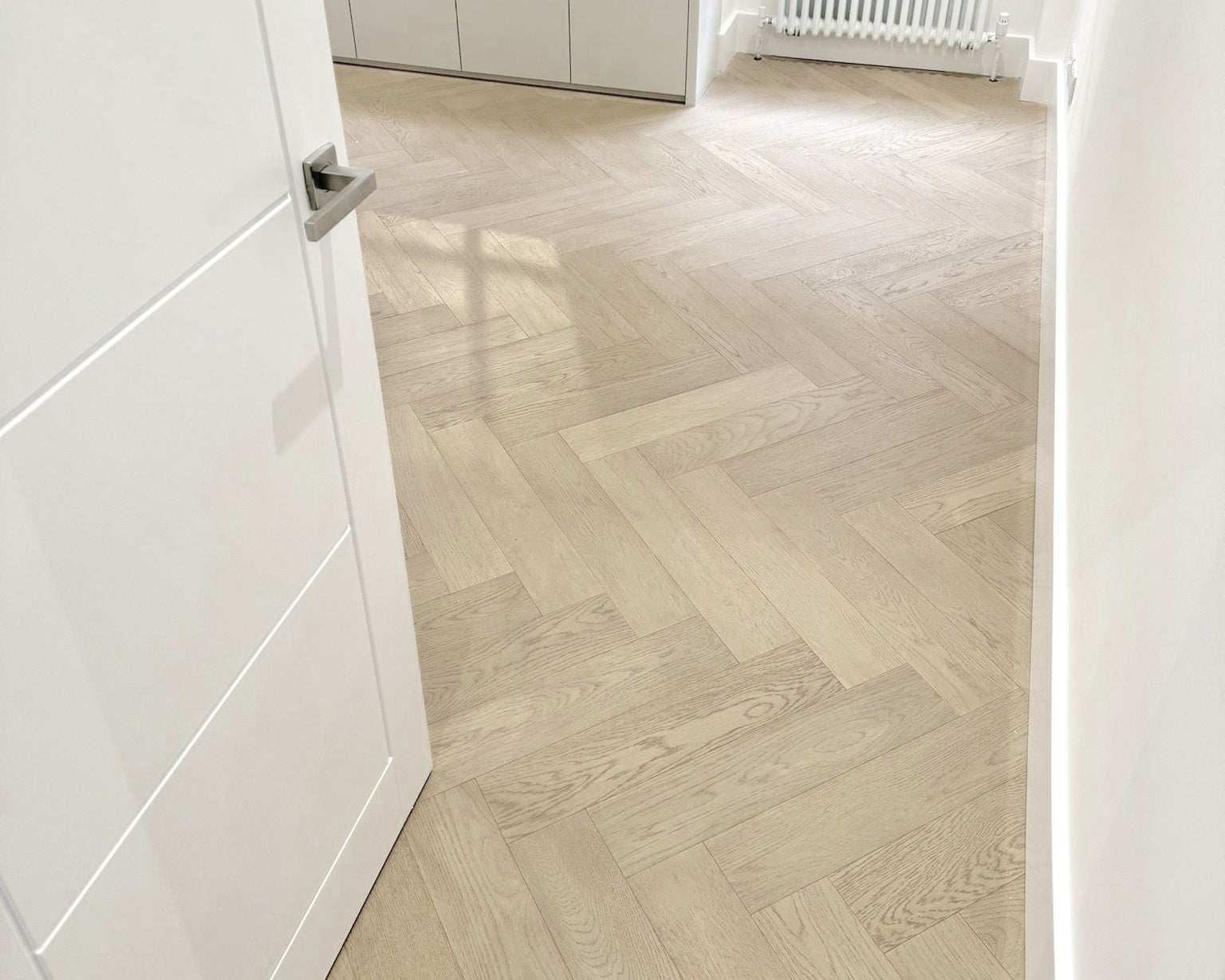 White Oak Engineered Herringbone Flooring 600x125x14/3mm SHO1408