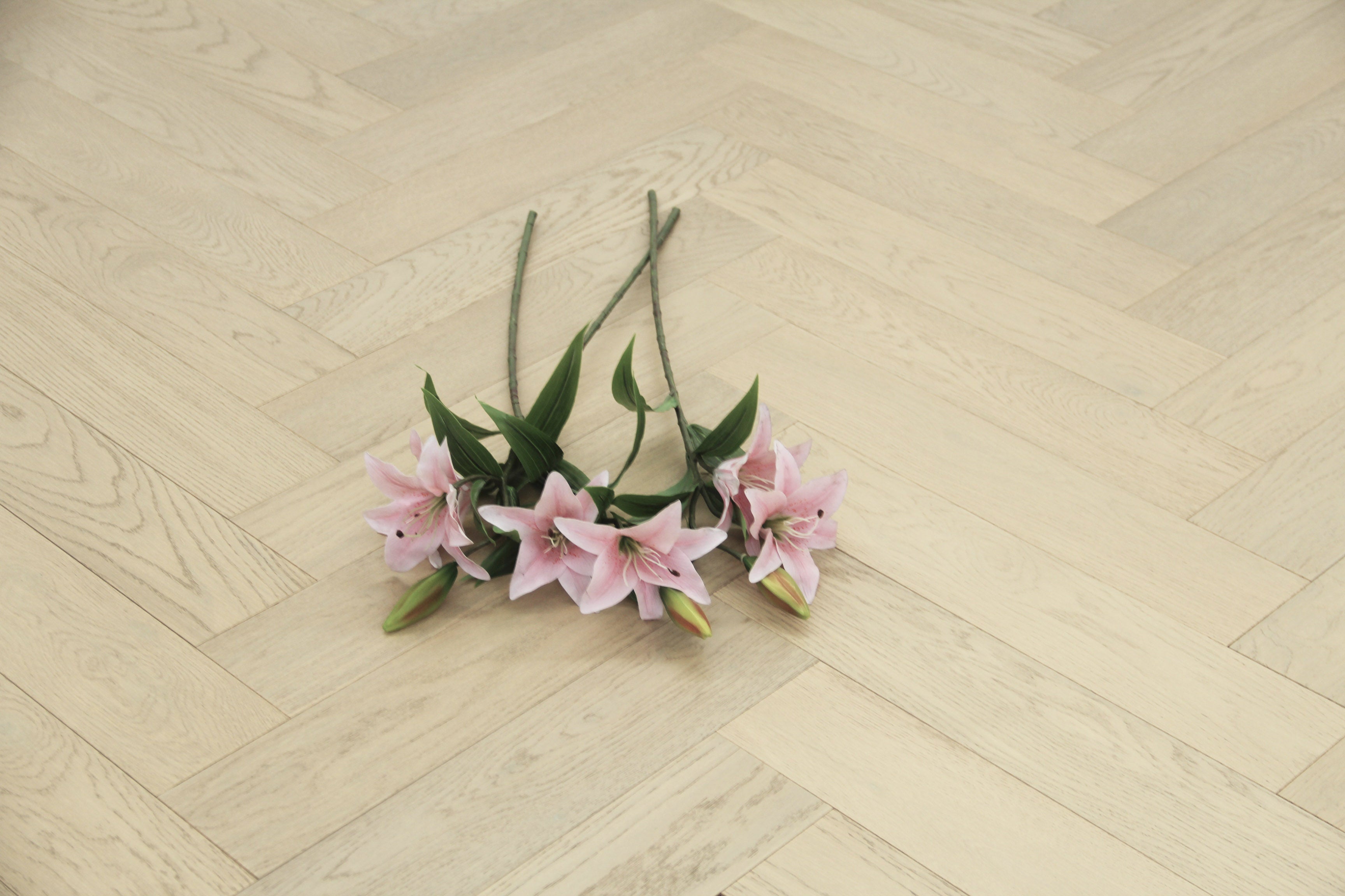 White Oak Engineered Herringbone Flooring 600x125x14/3mm SHO1408