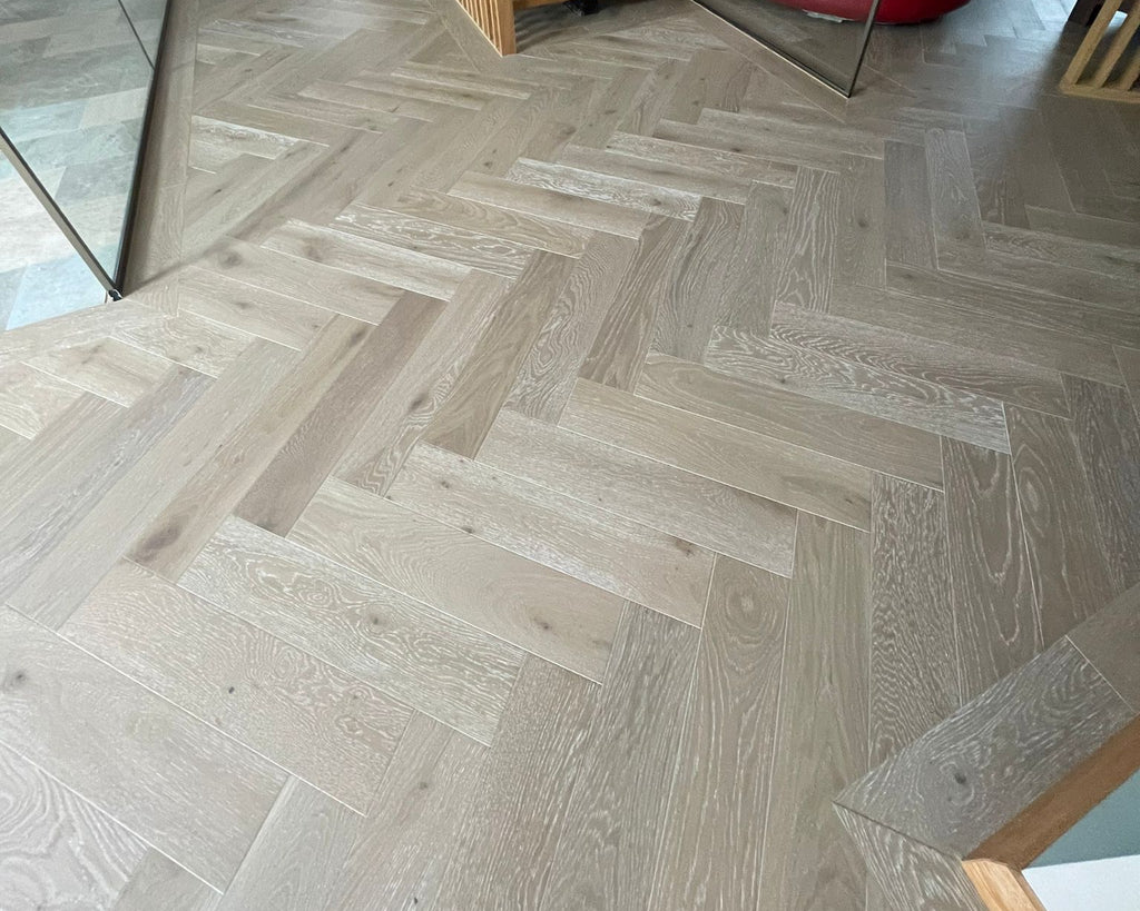 Smoked Grey Oak Engineered Herringbone Flooring 600x125x14/3mm SHO1409