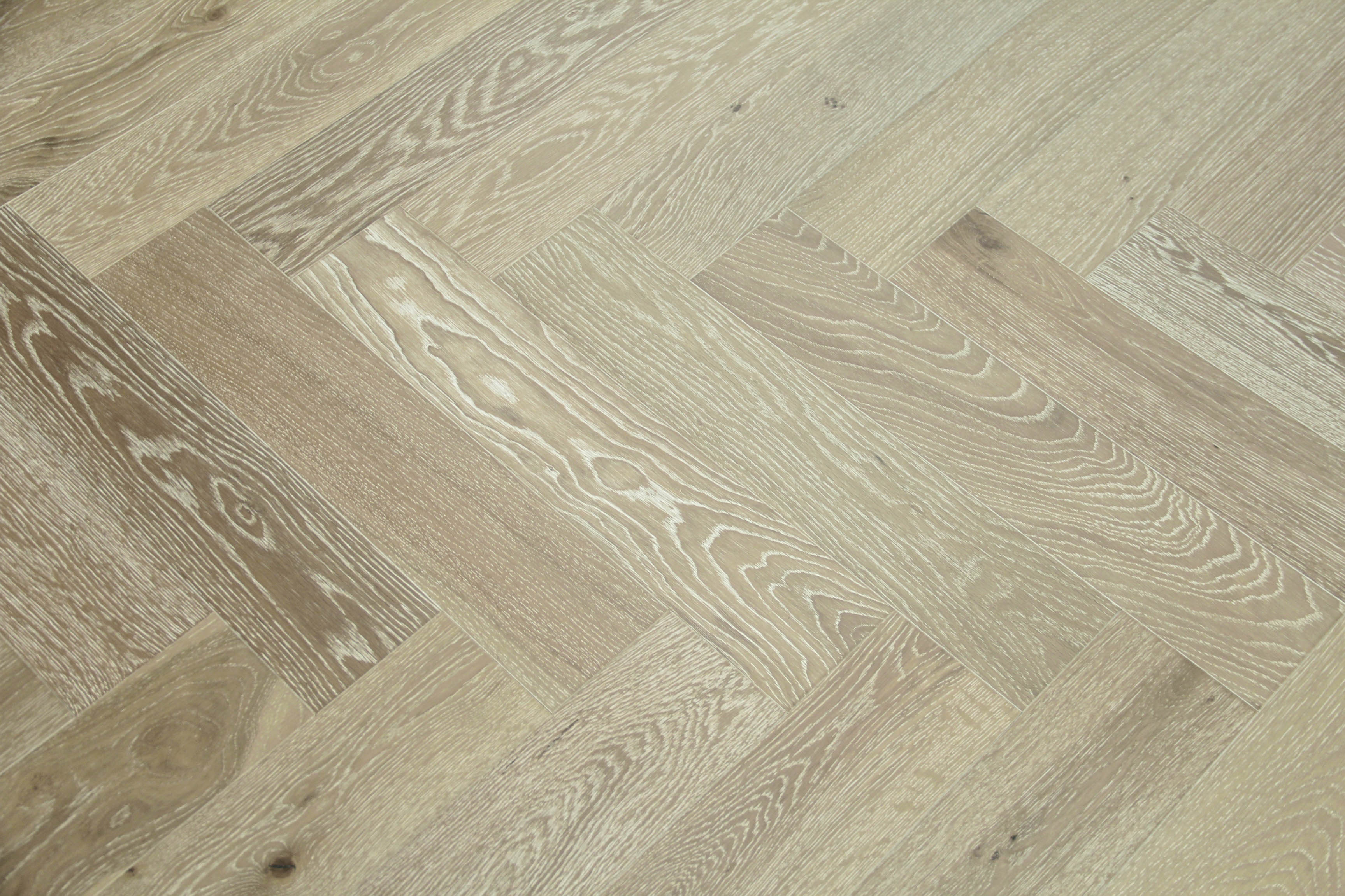 Smoked Grey Oak Engineered Herringbone Flooring 600x125x14/3mm SHO1409