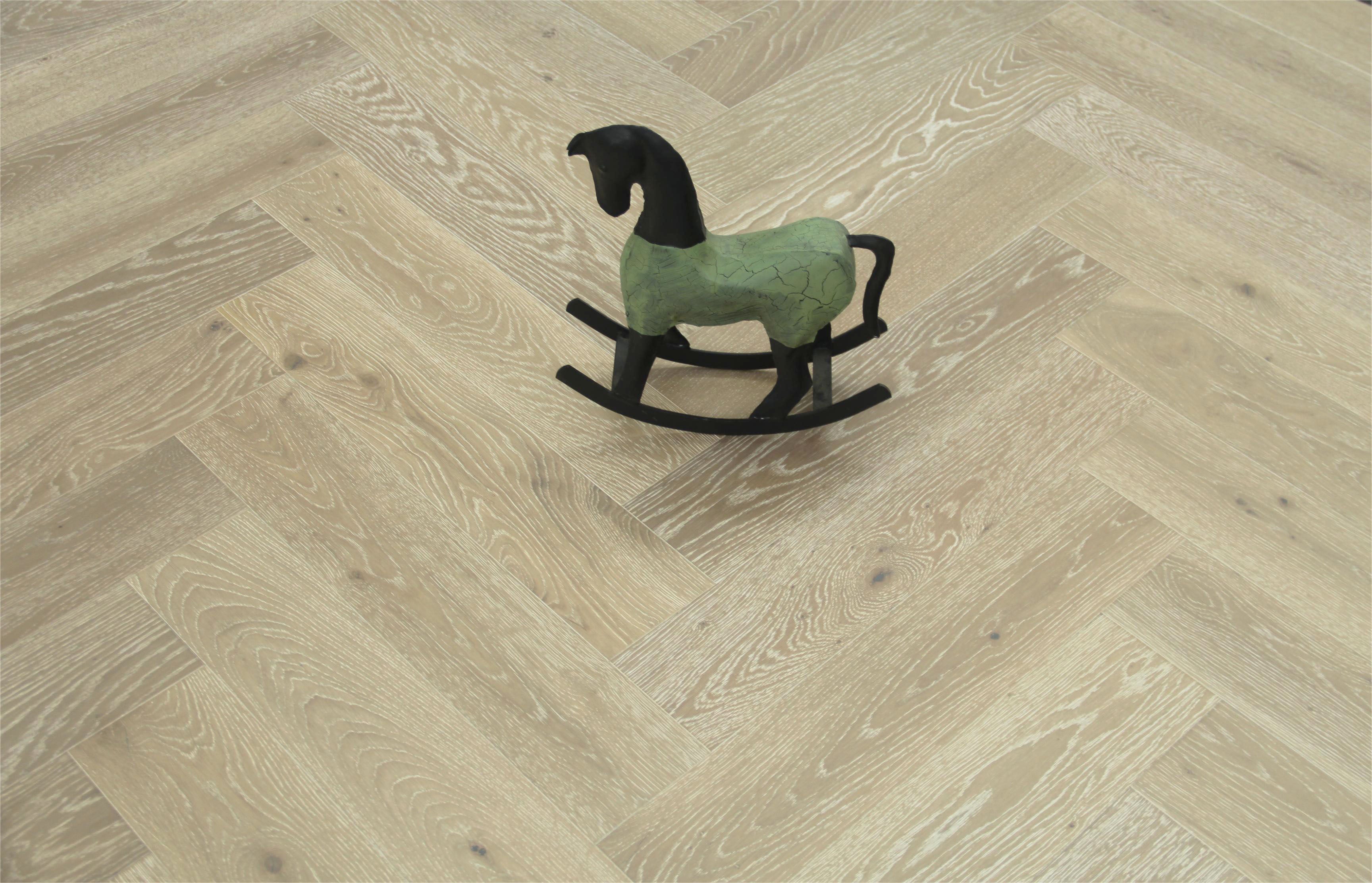 Smoked Grey Oak Engineered Herringbone Flooring 600x125x14/3mm SHO1409