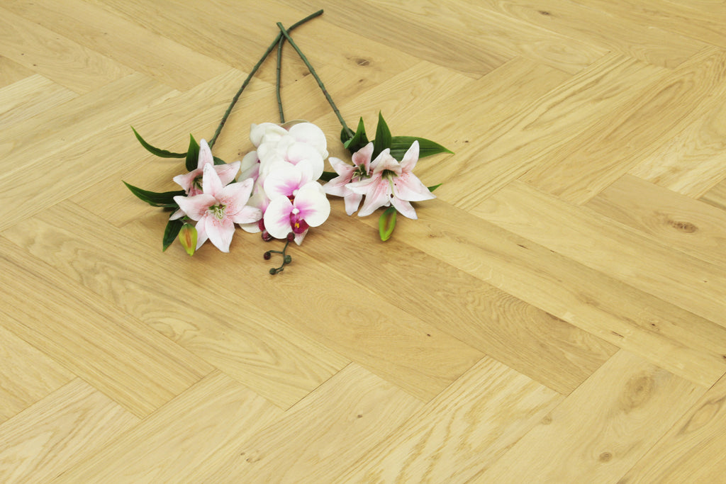 Oak Brushed & Matt UV Lacquered Engineered Wood Herringbone SHO1411