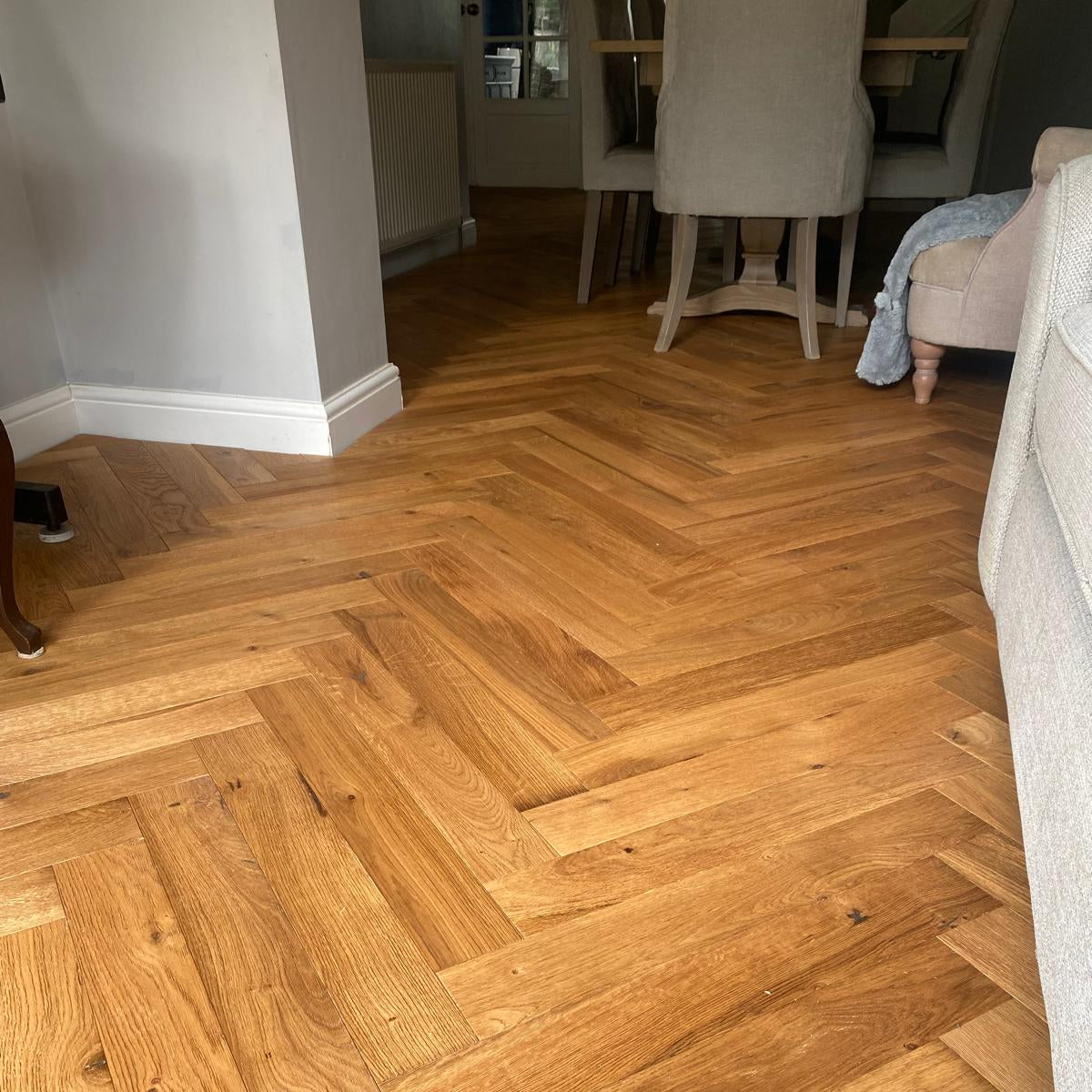 European Oak Brushed & Smoked Natural Oiled Parquet Herringbone 600x90x18/4mm SHO1805