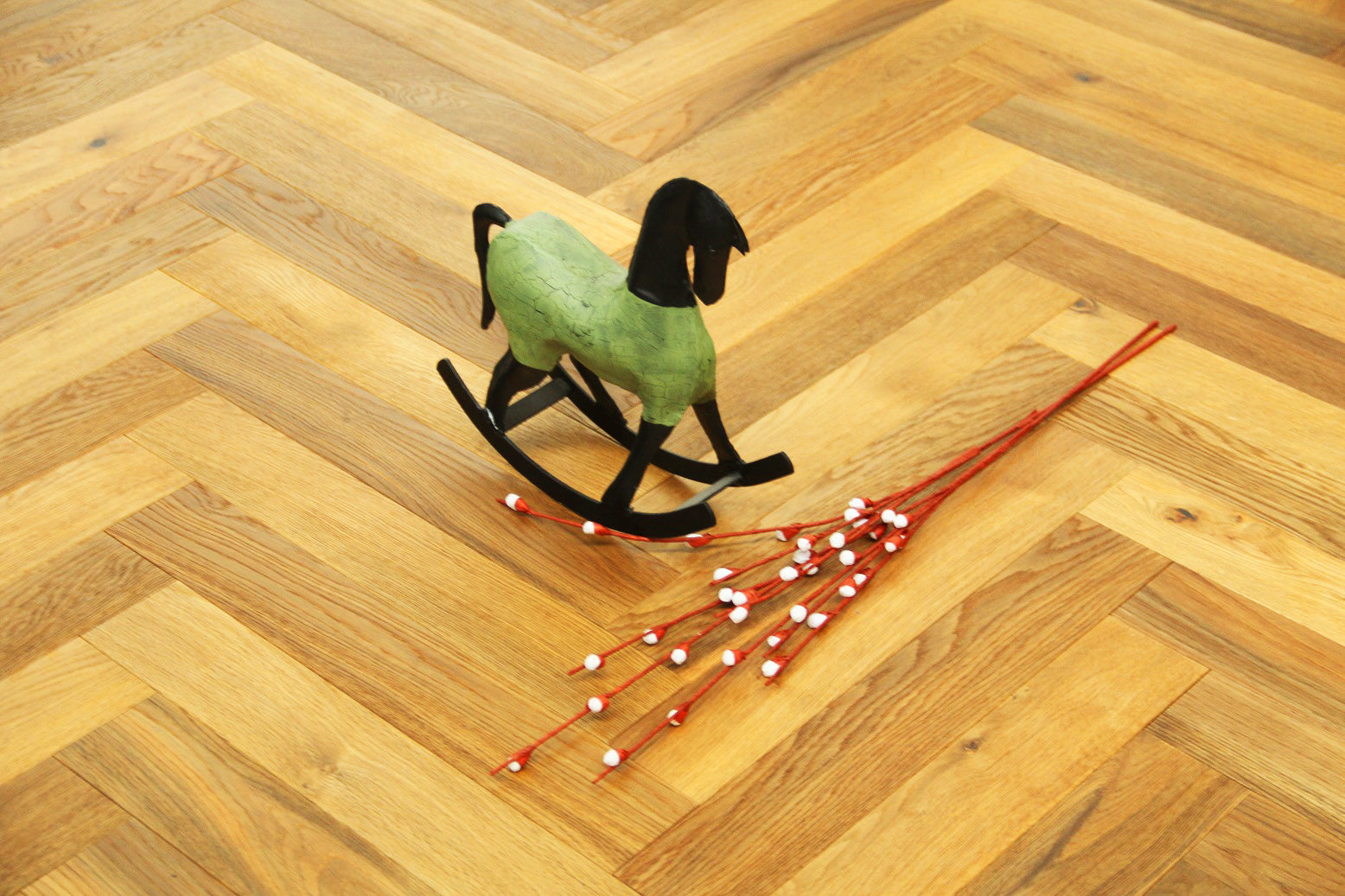 European Oak Brushed & Smoked Natural Oiled Parquet Herringbone 600x90x18/4mm SHO1805