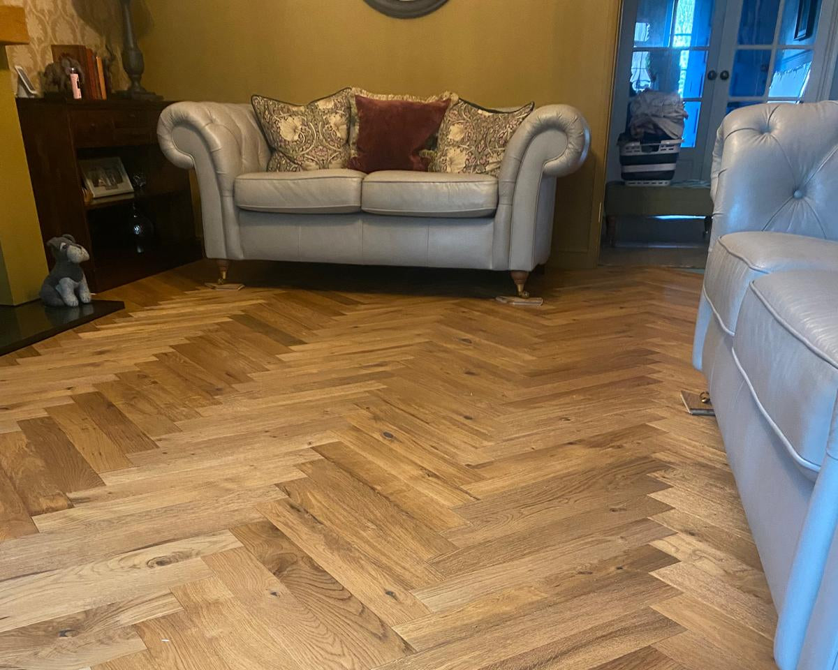 European Oak Brushed & Smoked Natural Oiled Parquet Herringbone 600x90x18/4mm SHO1805
