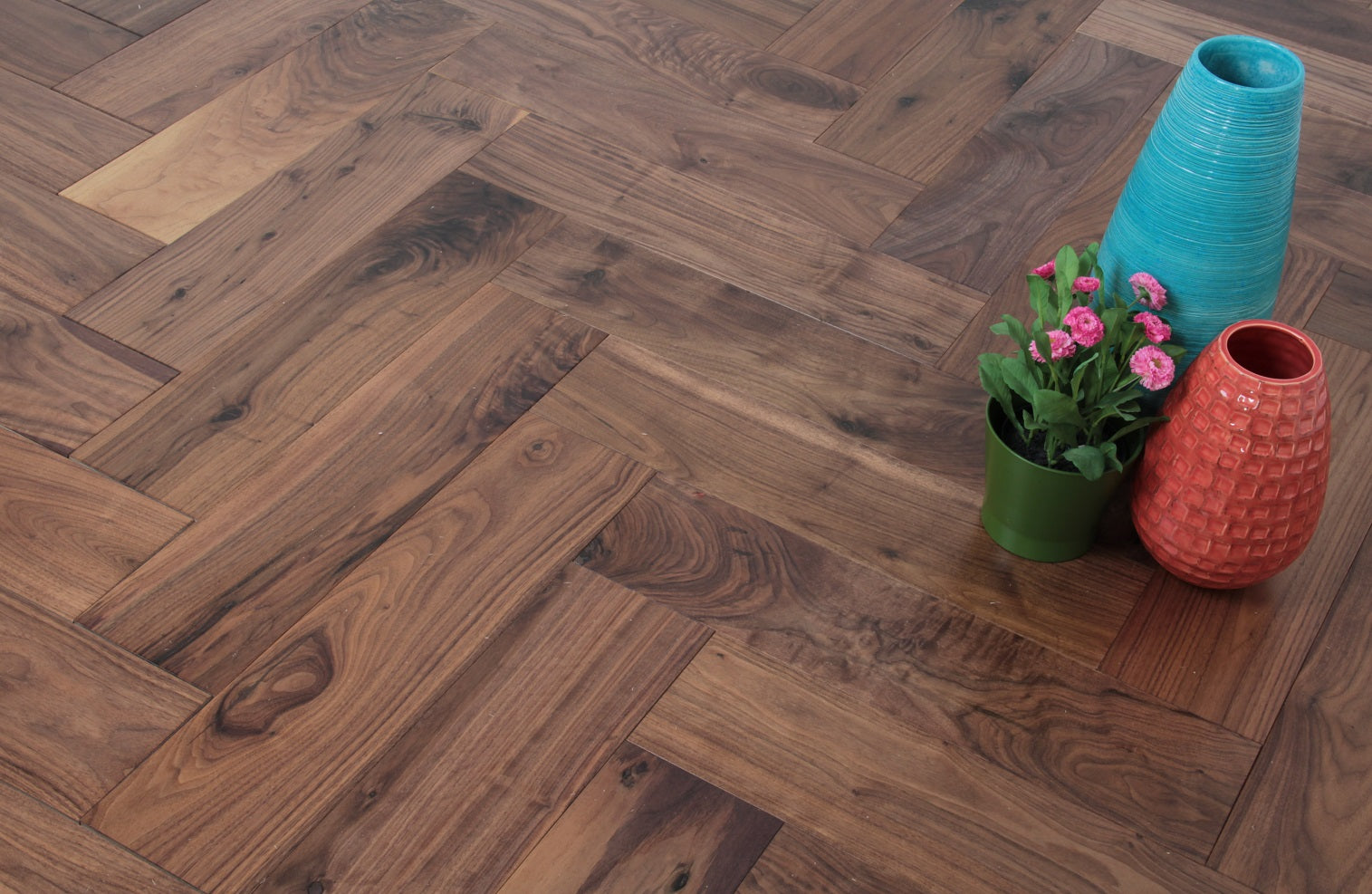 Lacquered American Black Walnut Herringbone Flooring SHW1820N