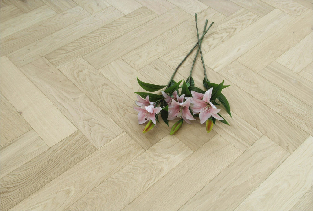 Prime Grade Oak Brushed & Unfinished Herringbone Engineered Wood Flooring 600x90x15/3mm SHO1525