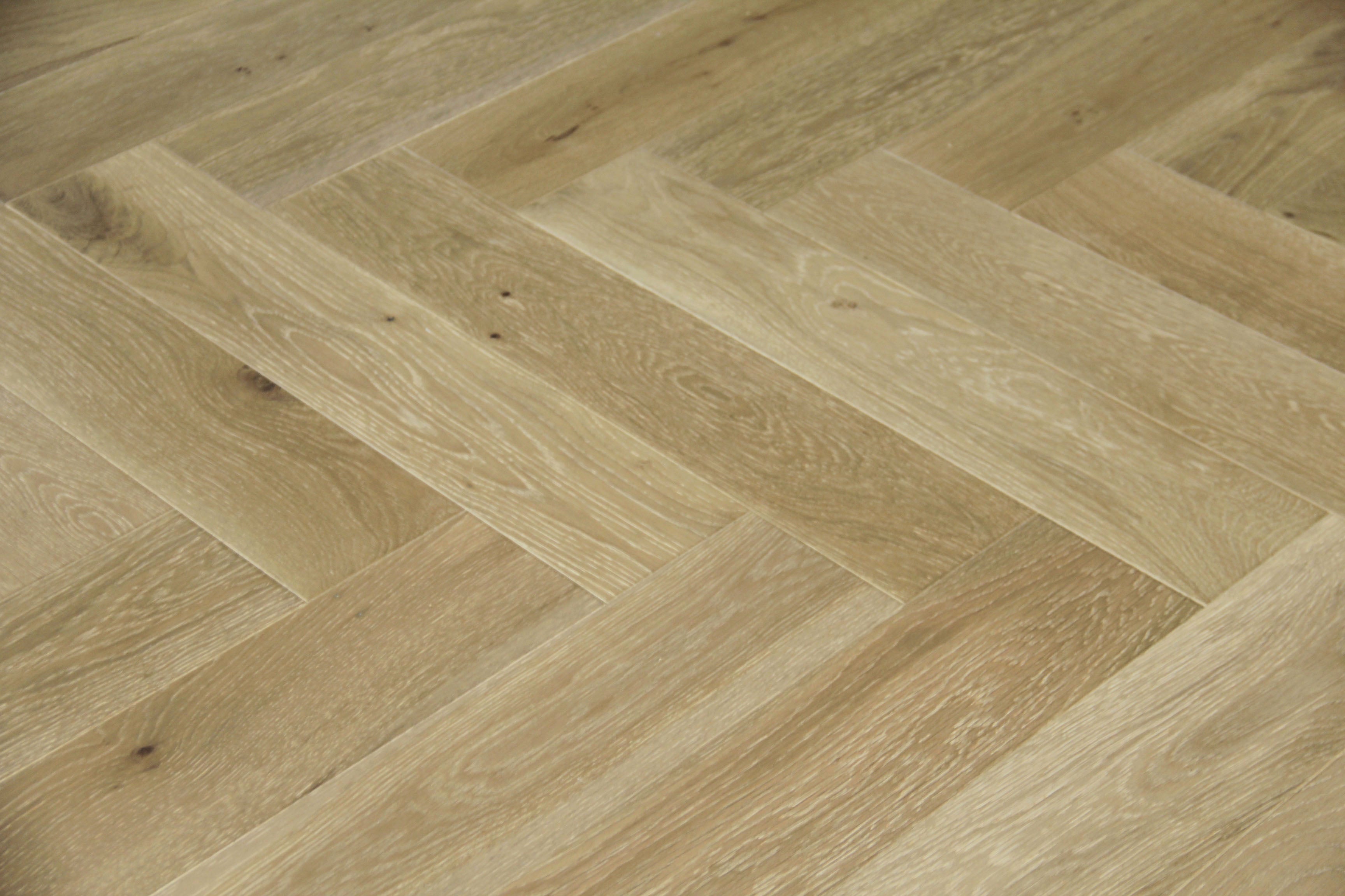 Oak Brushed L-Grey Lacquered Herringbone Engineered Wood Flooring 605x125x15/4mm SHO1501