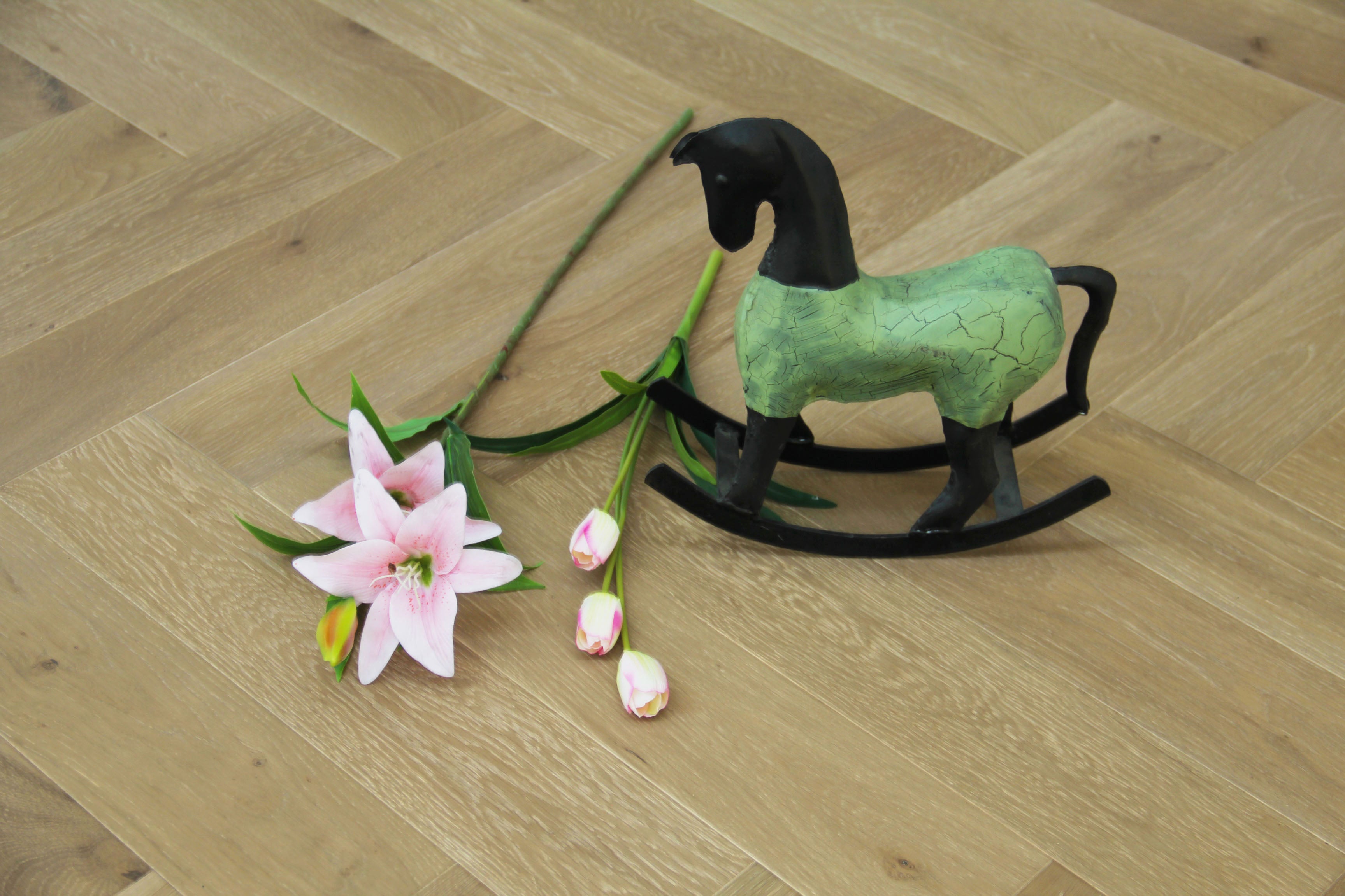 Oak Brushed L-Grey Lacquered Herringbone Engineered Wood Flooring 605x125x15/4mm SHO1501