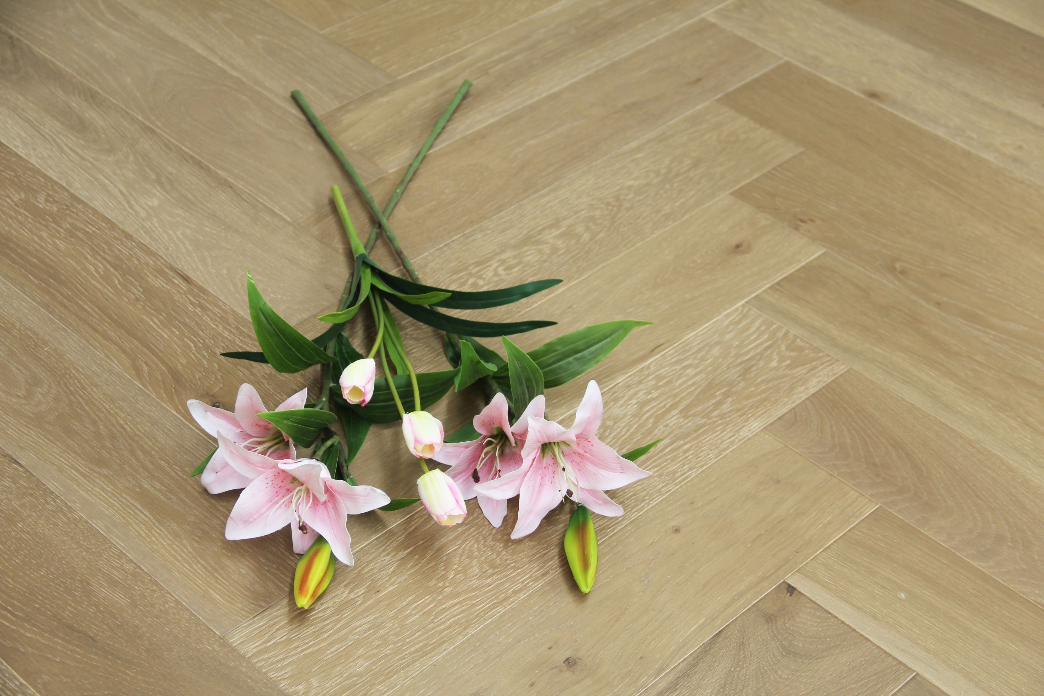 Oak Brushed L-Grey Lacquered Herringbone Engineered Wood Flooring 605x125x15/4mm SHO1501