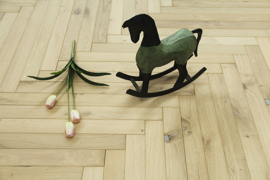 Oak Unfinished Herringbone Wood Flooring 580x60x20/6mm SHO2001