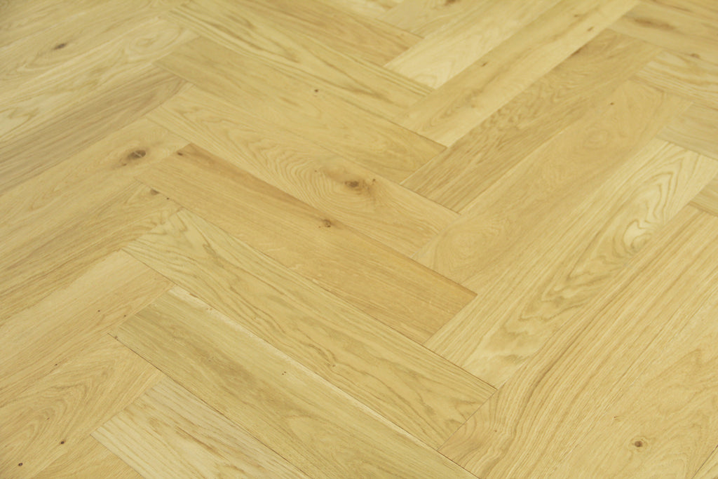 Oak Brushed & Matt UV Lacquered Engineered Wood Herringbone SHO1411