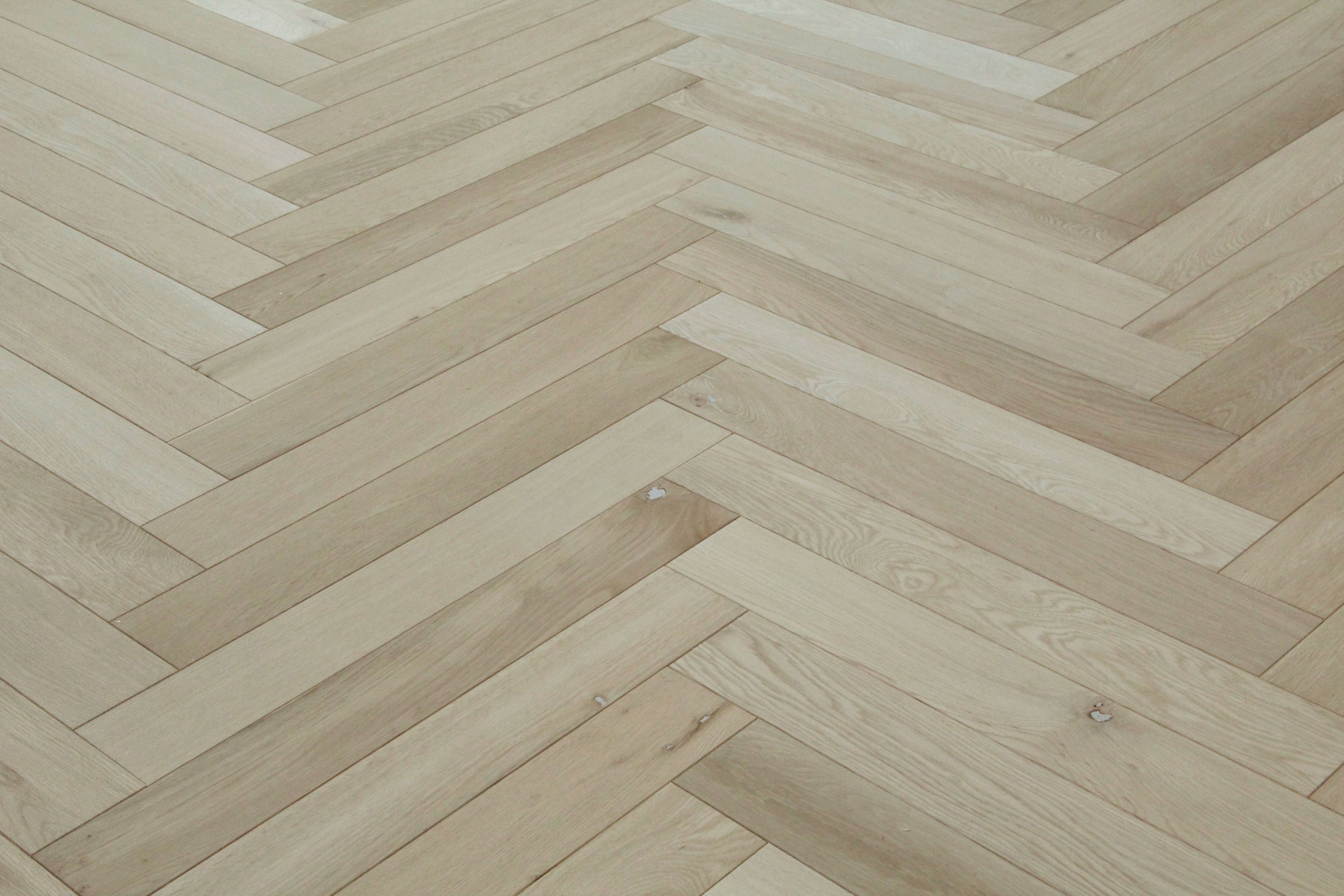 Oak Unfinished Herringbone Wood Flooring 500x90x20/6mm SHO2003