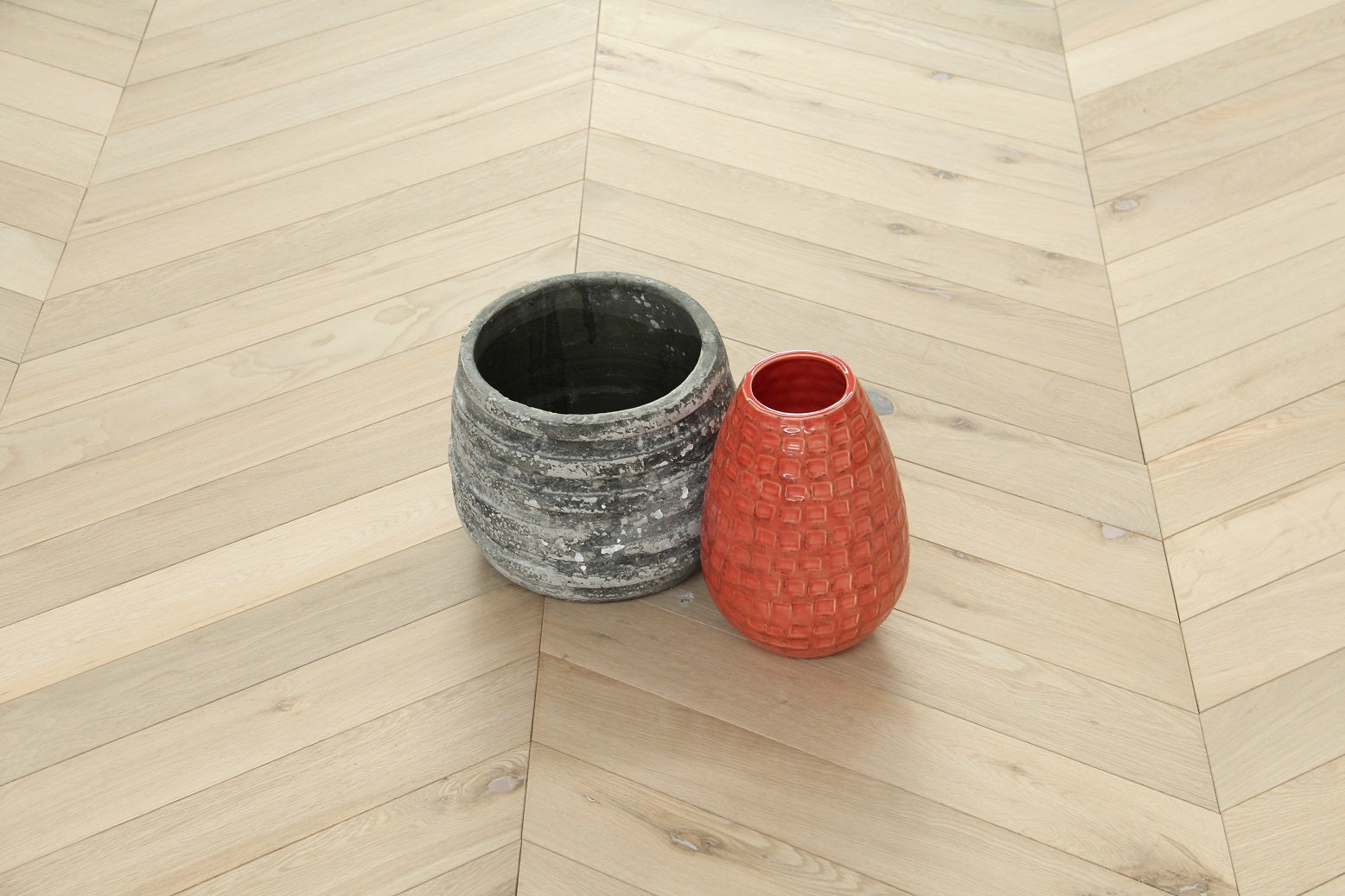 Oak Brushed Unfinished Chevron Engineered Flooring 600x90x18/4mm SSR1811