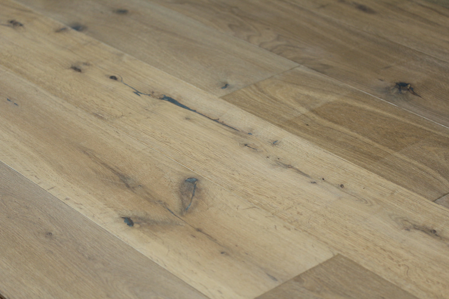 Oak Smoked & White Oiled Engineered Flooring 2200x220x20/6mm SEO2029