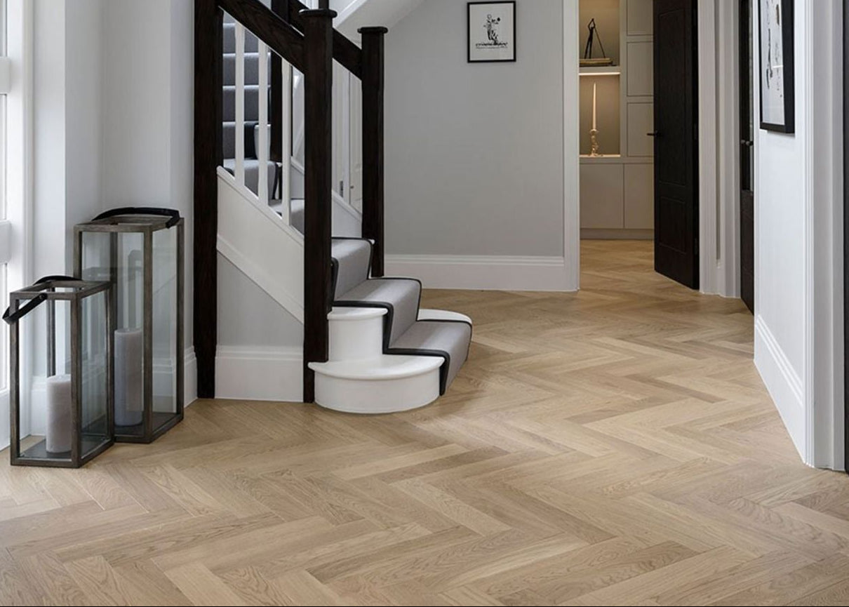 Oak Brushed Invisible Oiled Herringbone Engineered Wood Flooring 605x125x15/4mm SHO1504