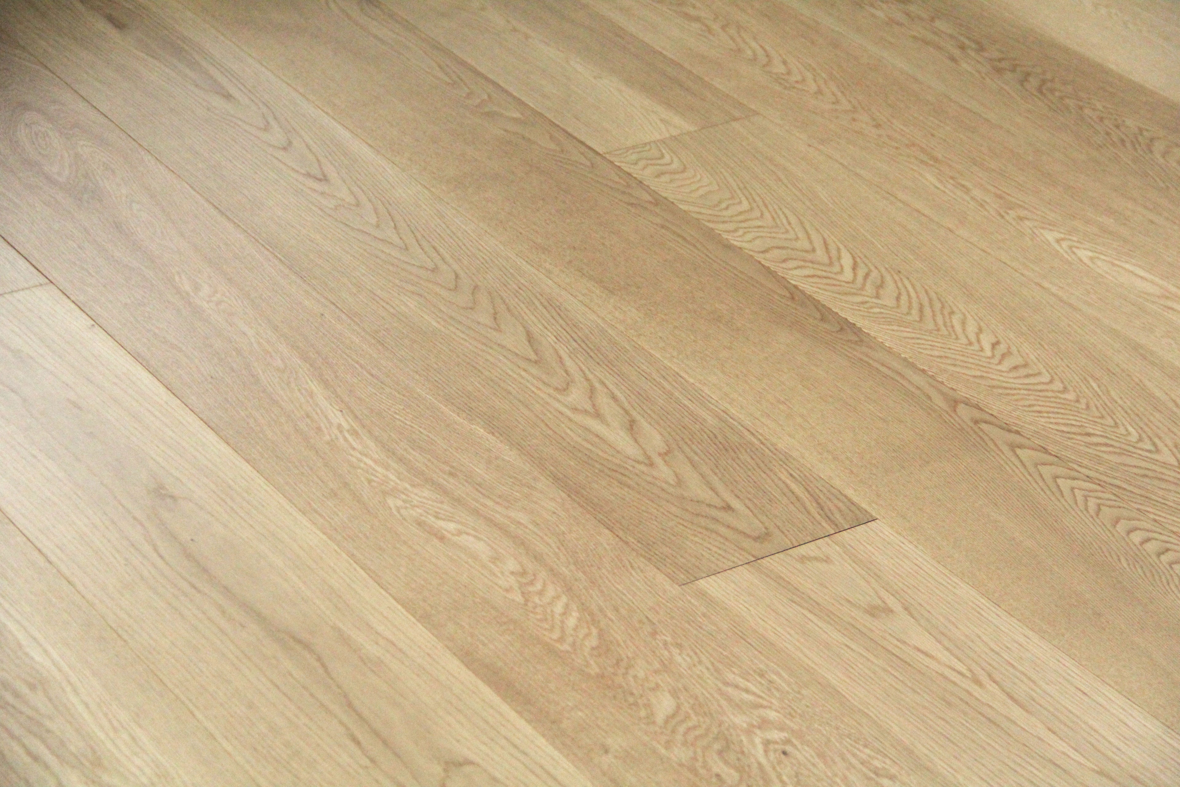 Prime Grade Natural Lacquered European Oak Engineered Flooring SEO1580
