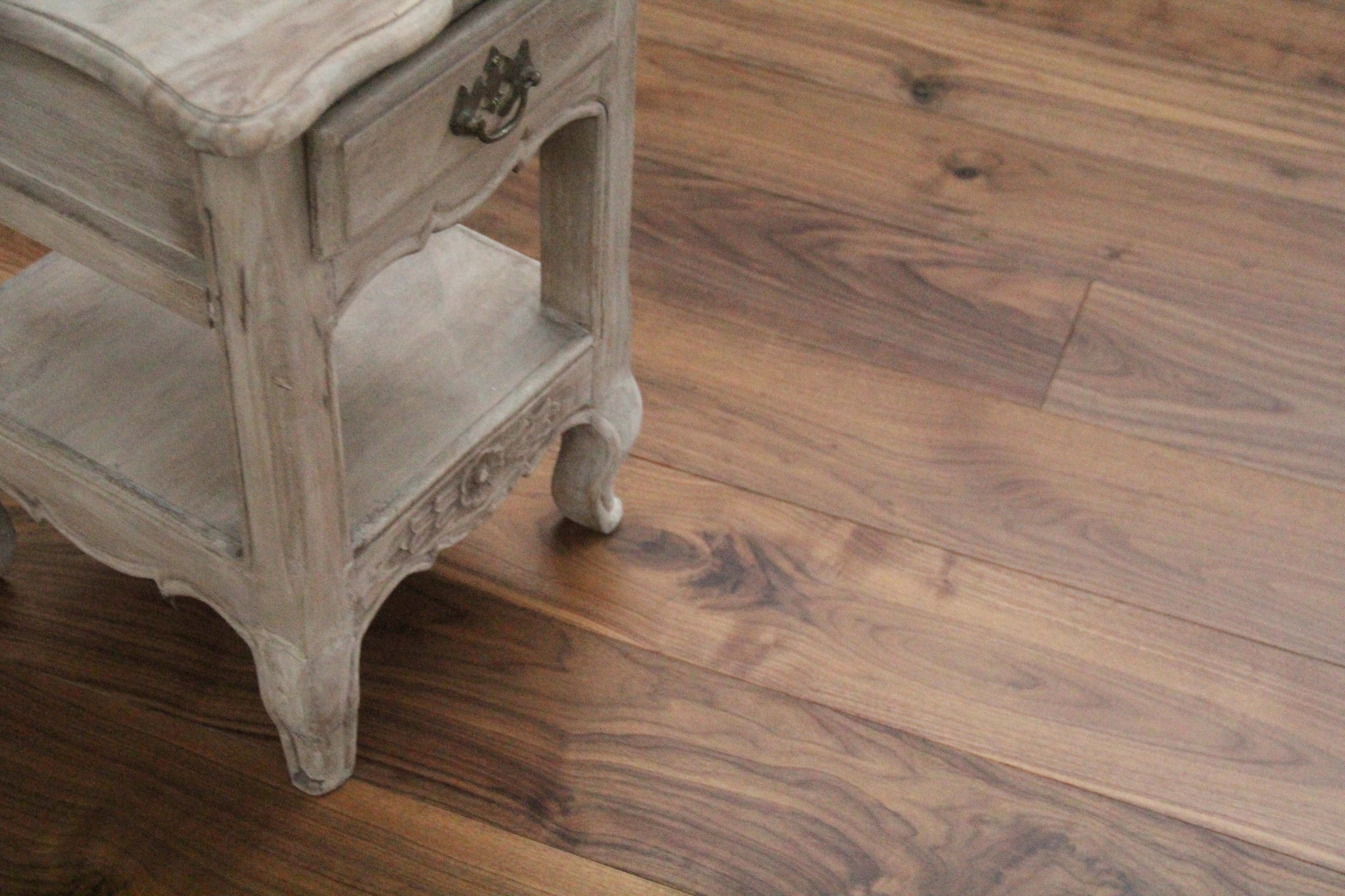 UV Lacquered American Black Walnut Engineered Flooring SEW1571