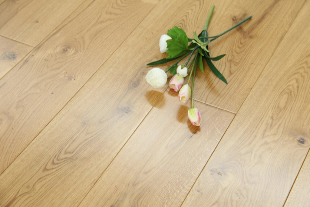 Oak UV Lacquered Engineered Wood Flooring 1900x190x20/6mm SEO2005